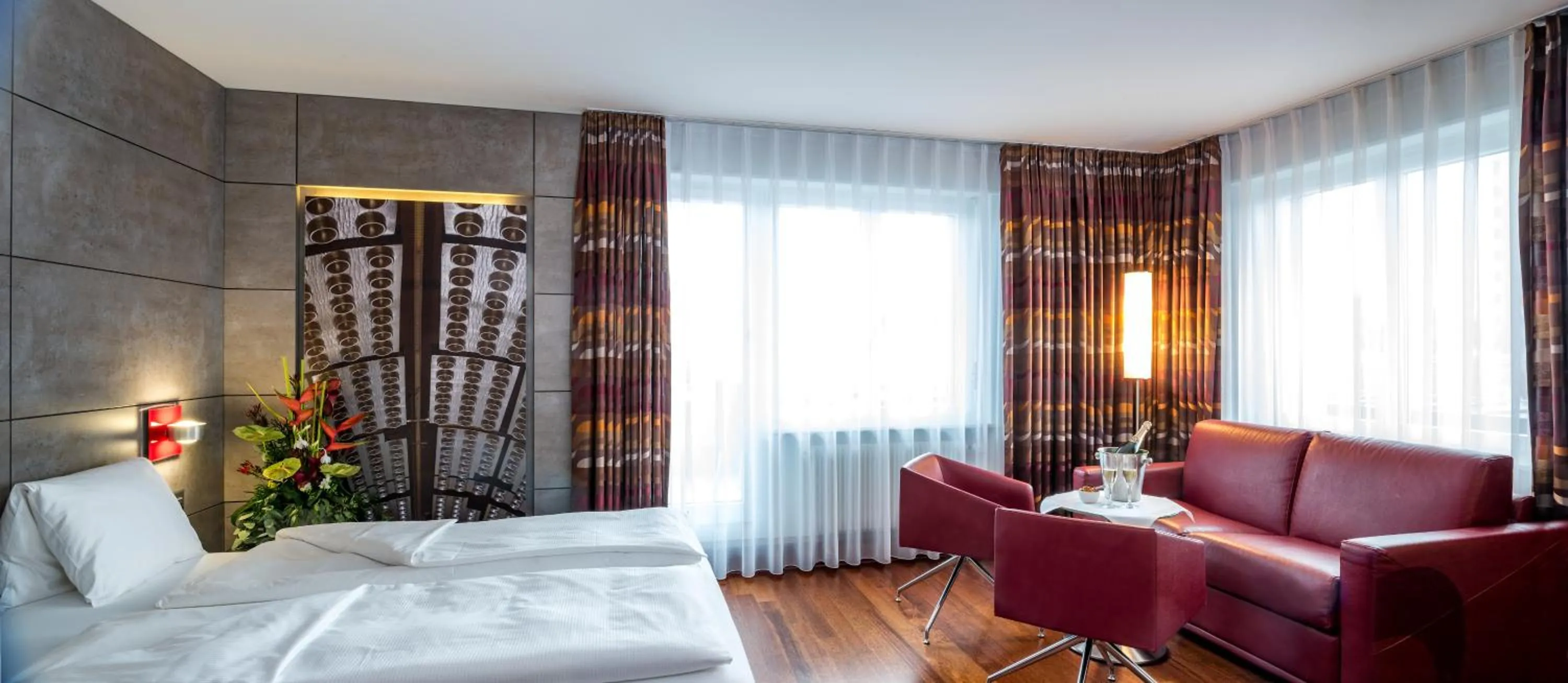 Seating area, Bed in Hotel Sternen Oerlikon