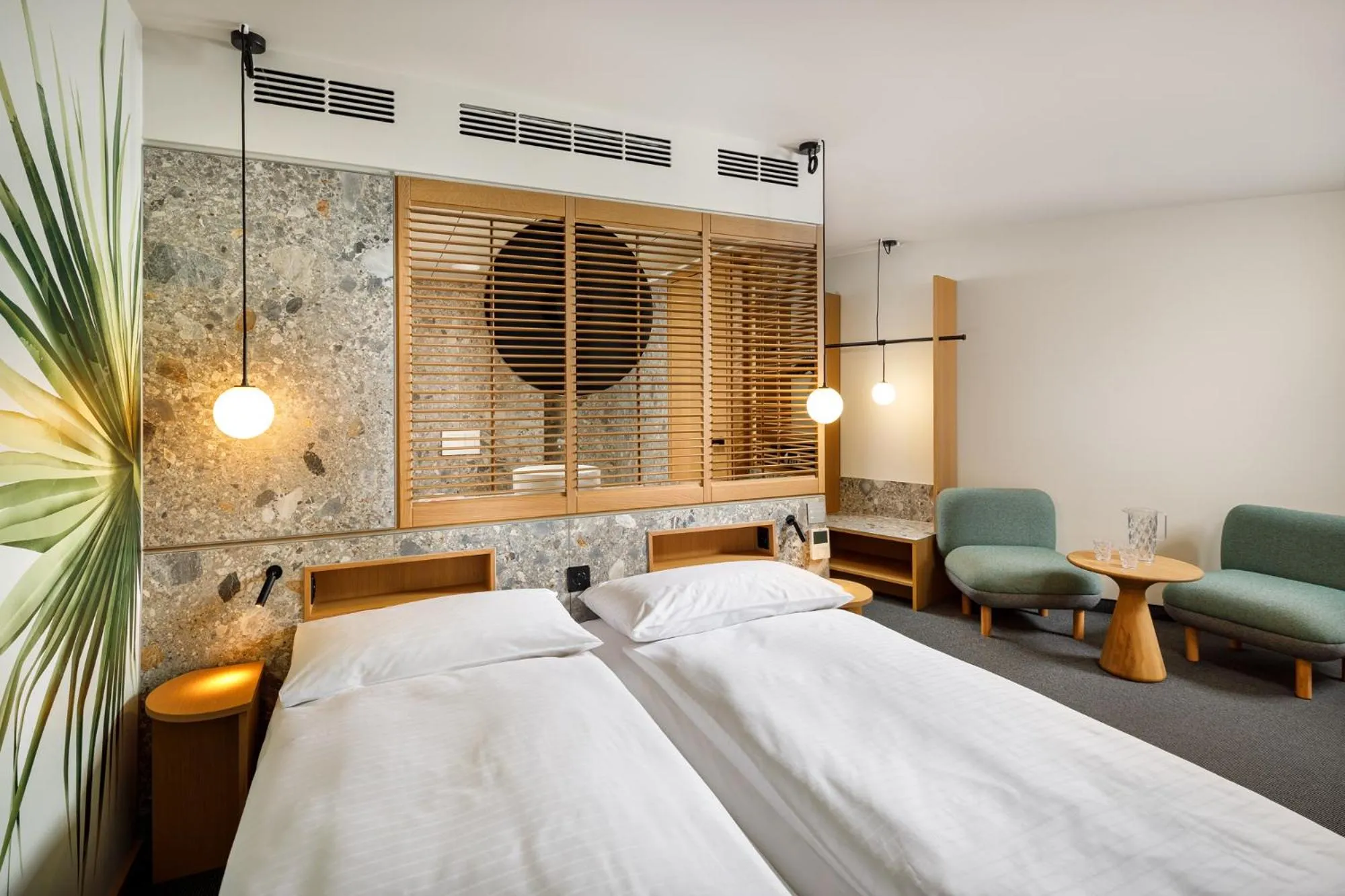 Bed in Palmiers by Fassbind