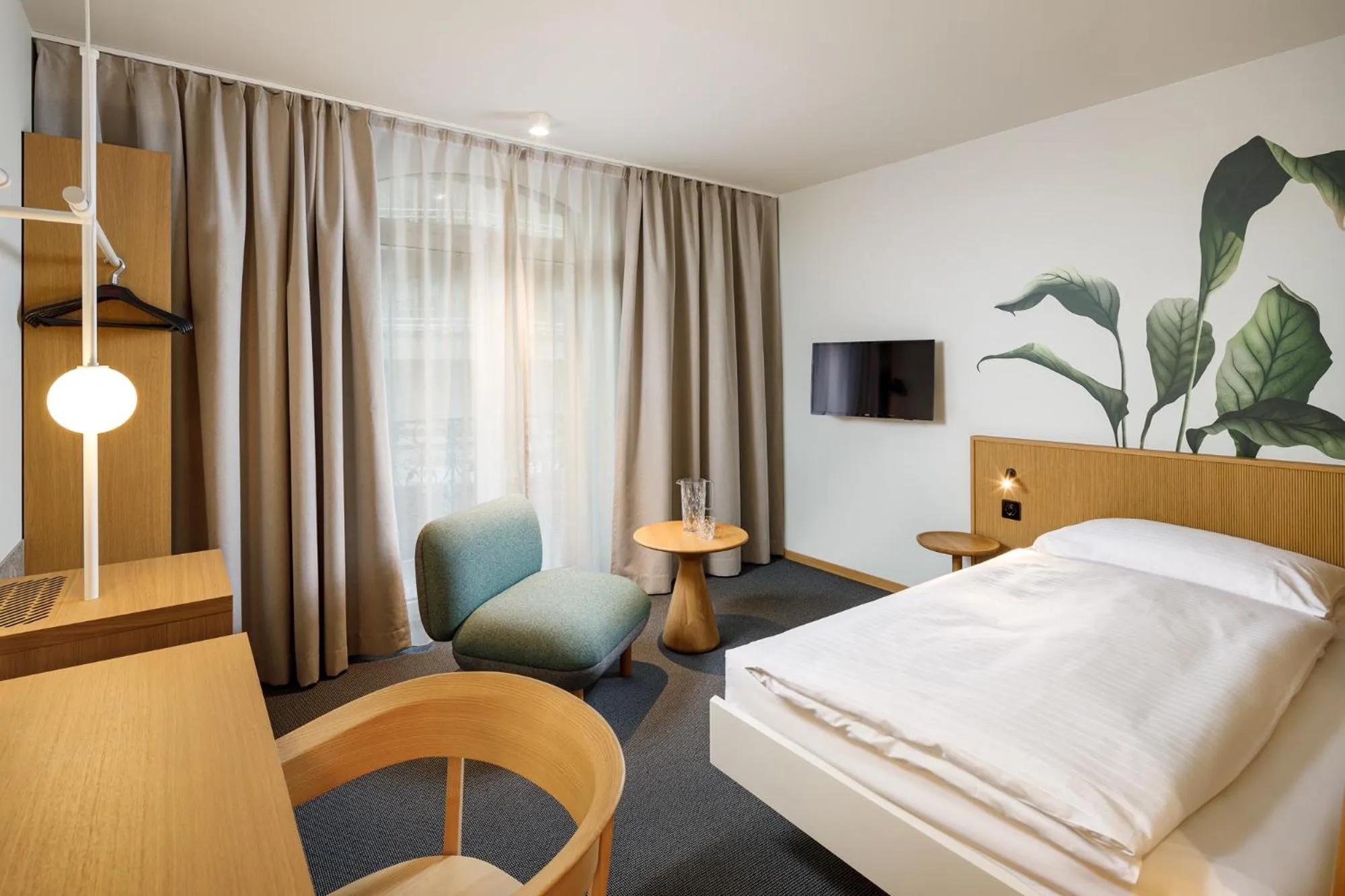 Bed in Palmiers by Fassbind