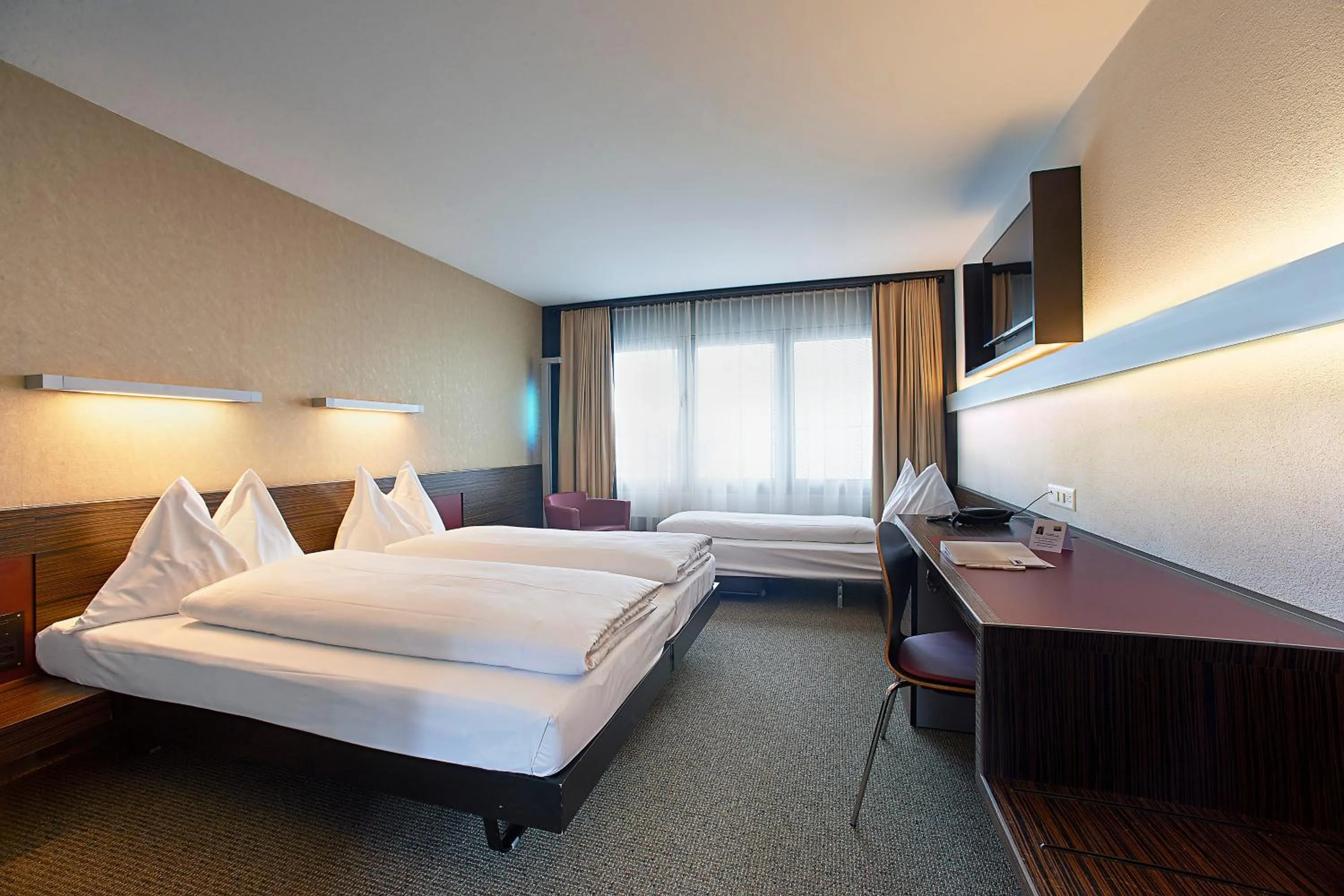 Bedroom, Bed in Hotel Ambassador