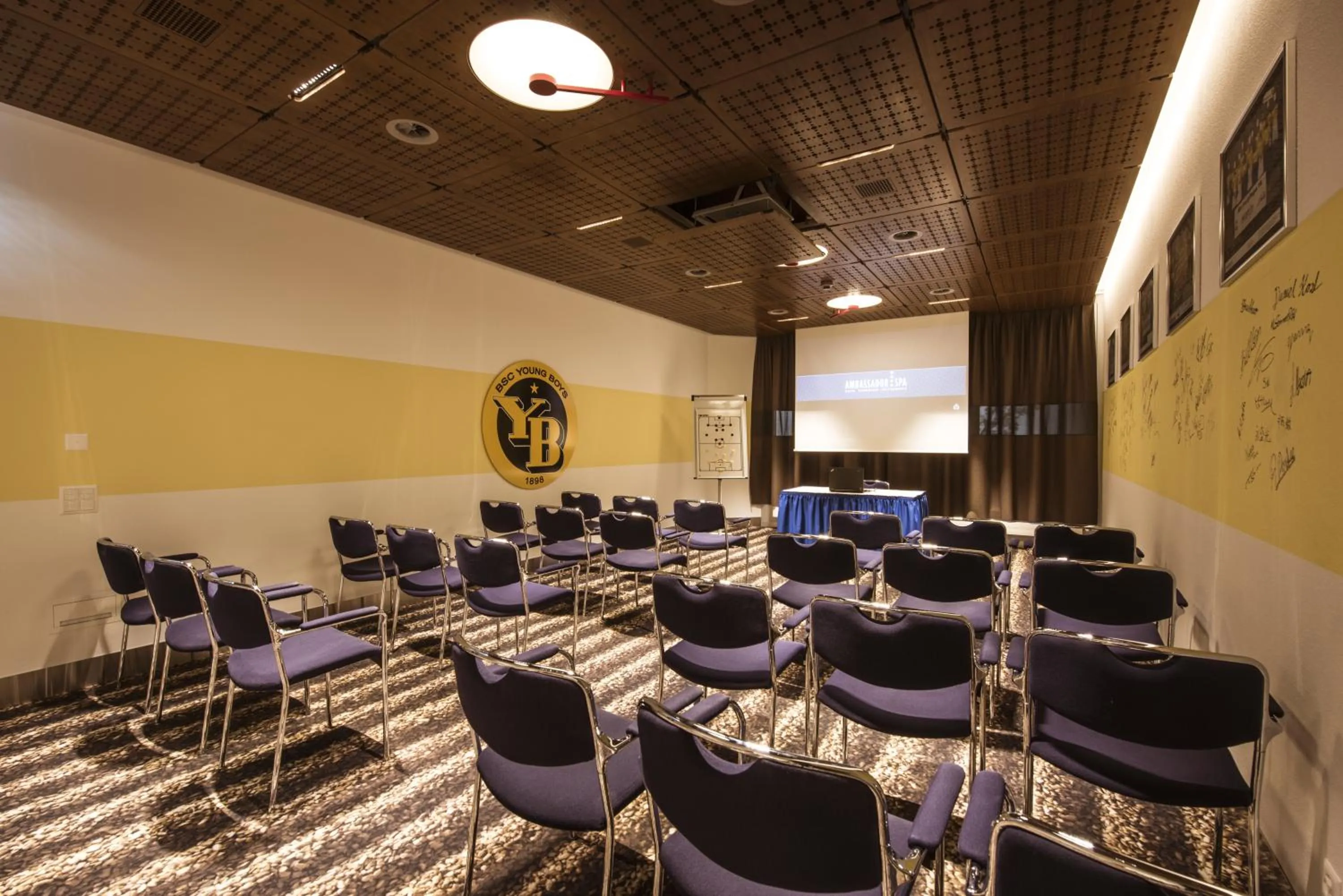 Business facilities in Hotel Ambassador