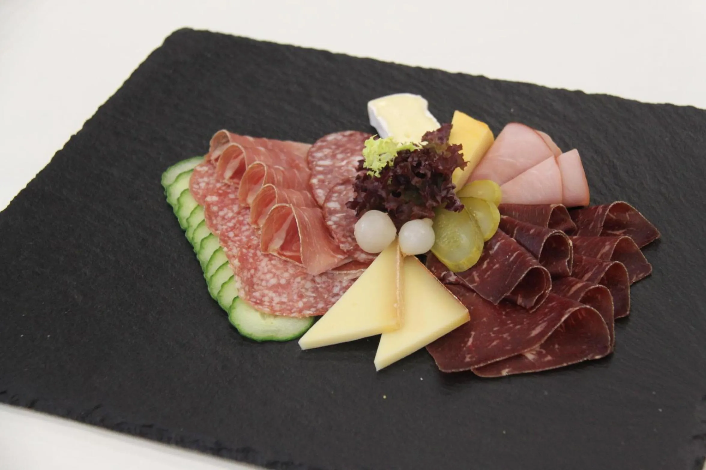 Food and drinks in Hotel Ambassador