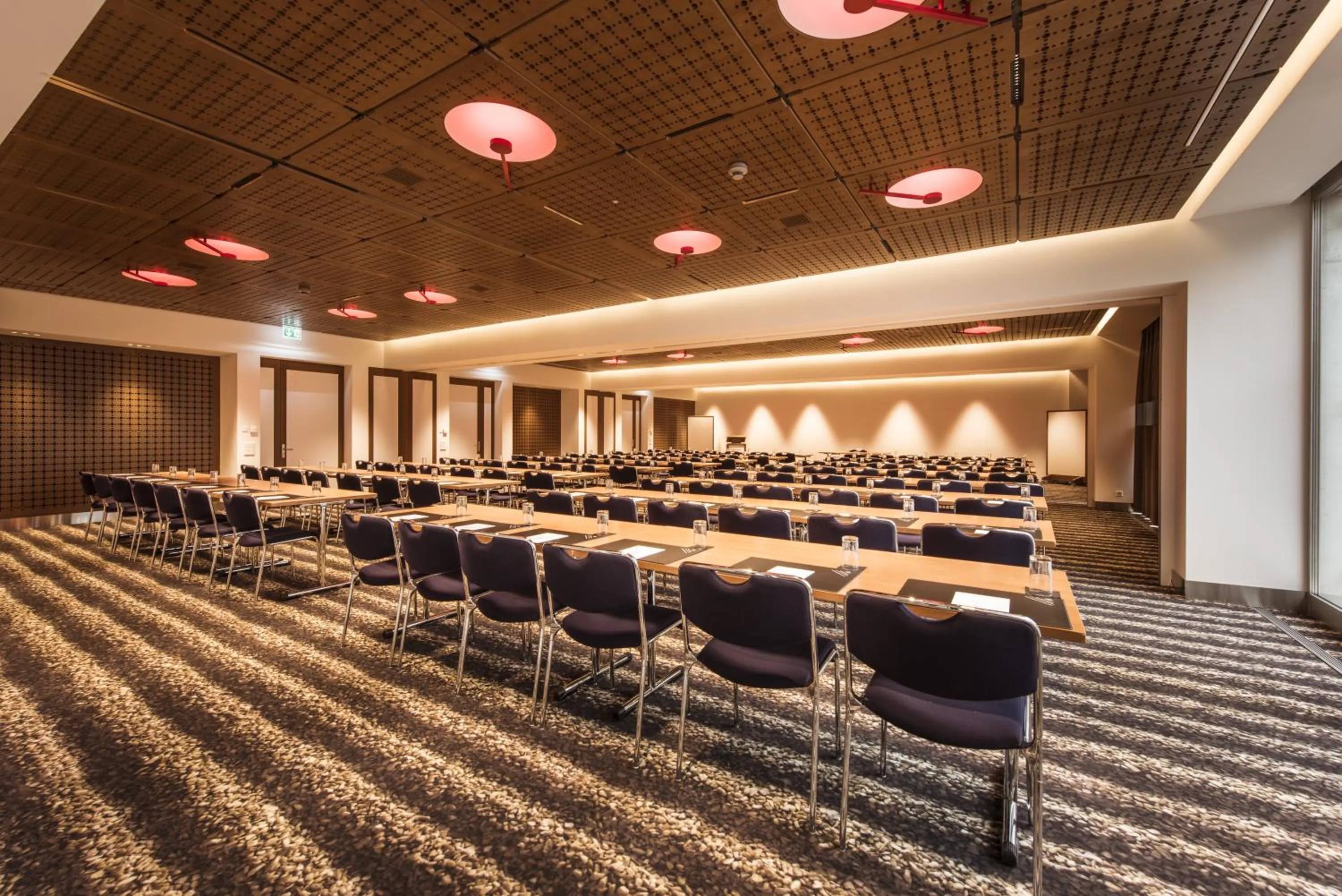 Business facilities in Hotel Ambassador