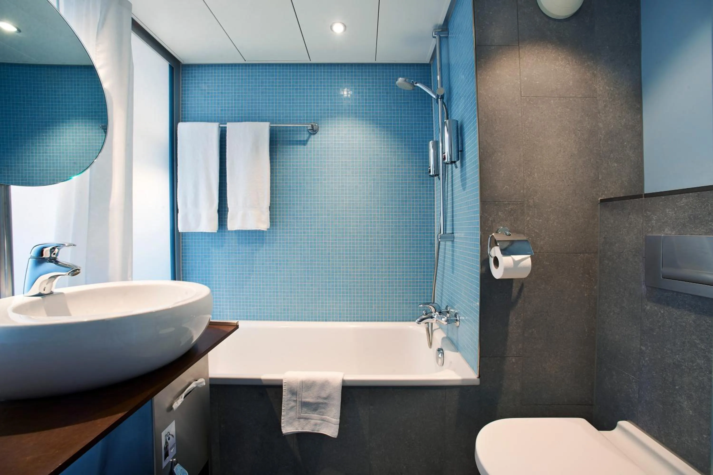 Bathroom in Hotel Ambassador