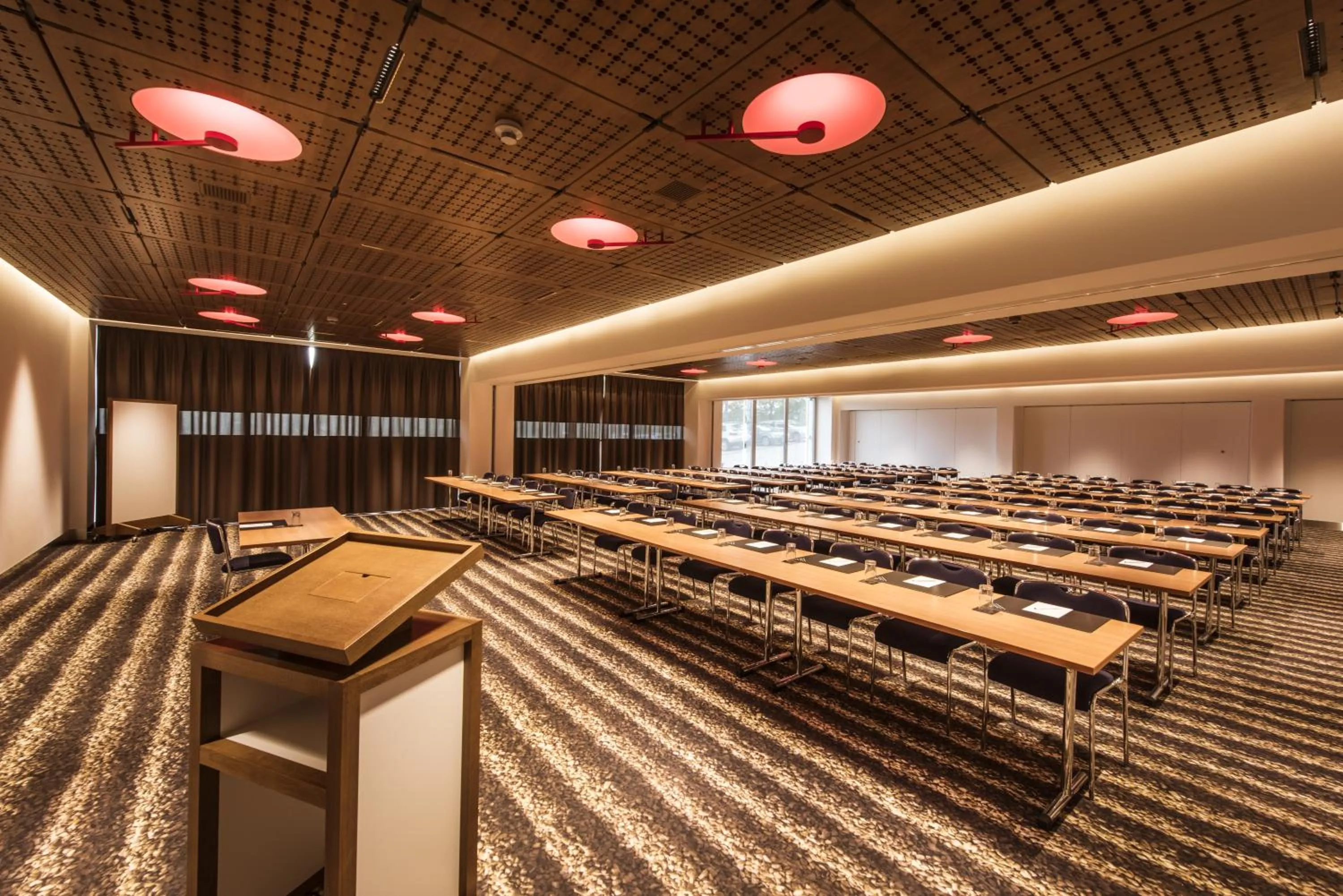 Business facilities in Hotel Ambassador