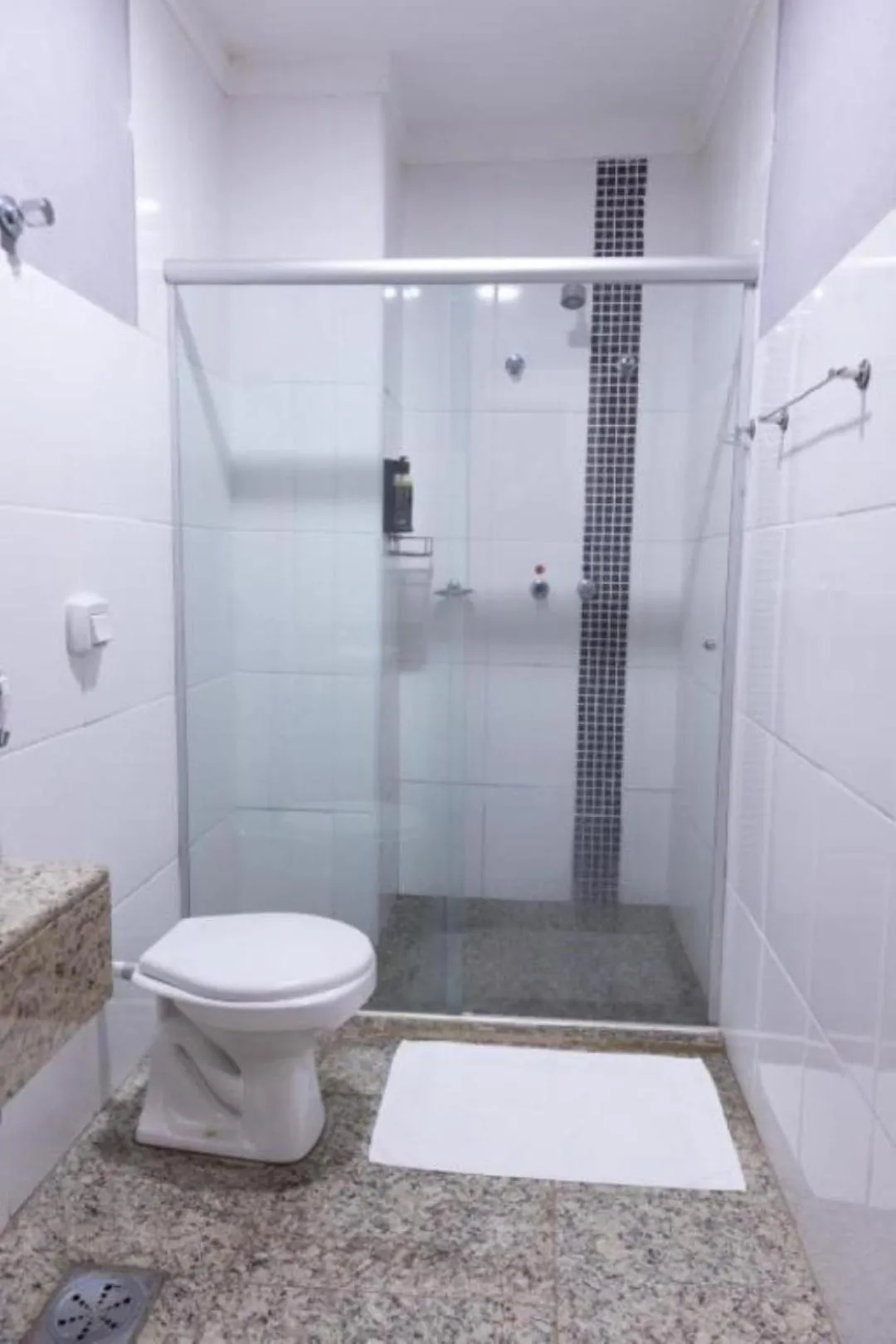 Bathroom in BOMBONATO HOTEL - Fácil Acesso ao Aeroporto e parque de Exposições ABCZ