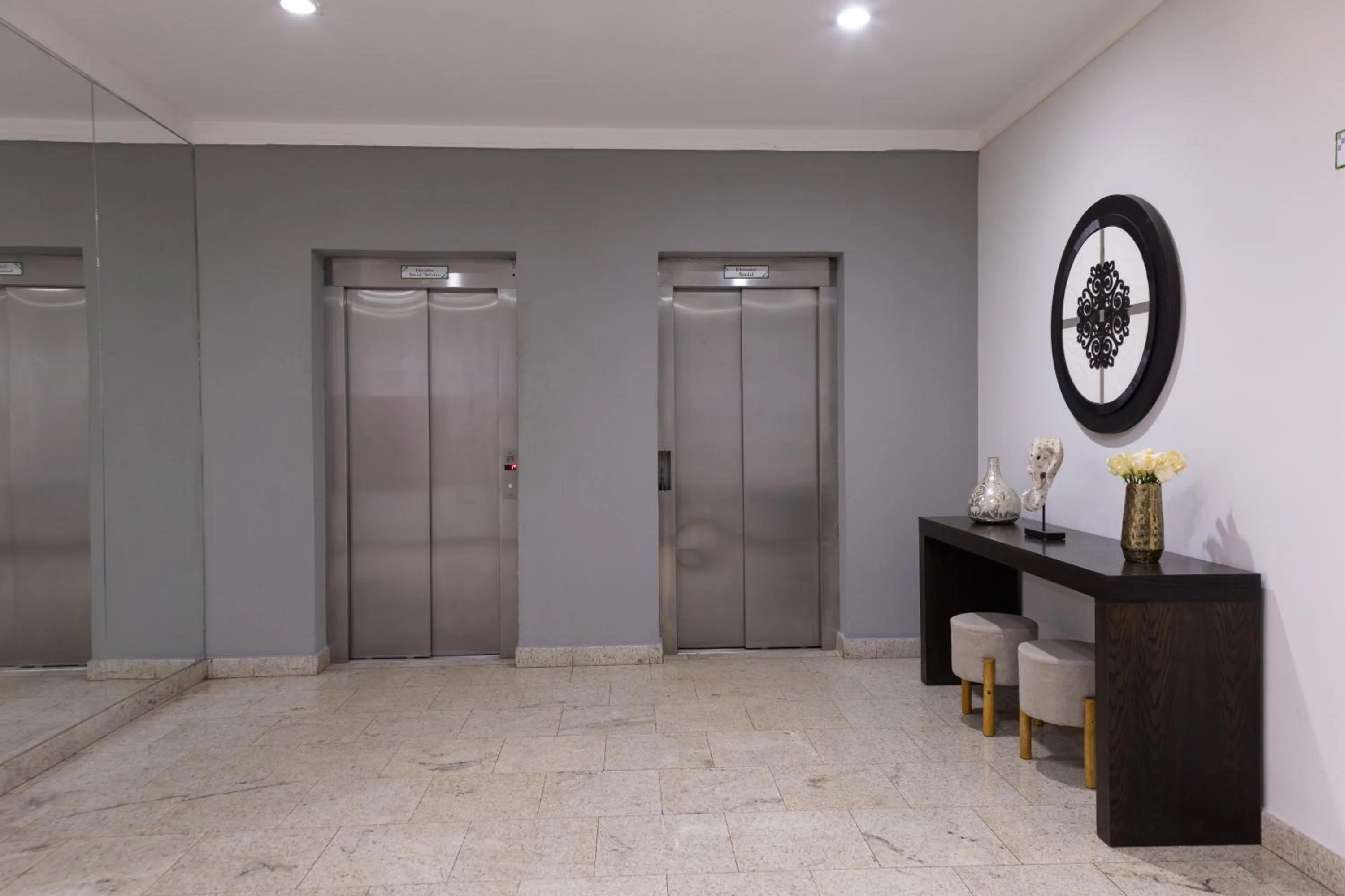 elevator in BOMBONATO PALACE HOTEL