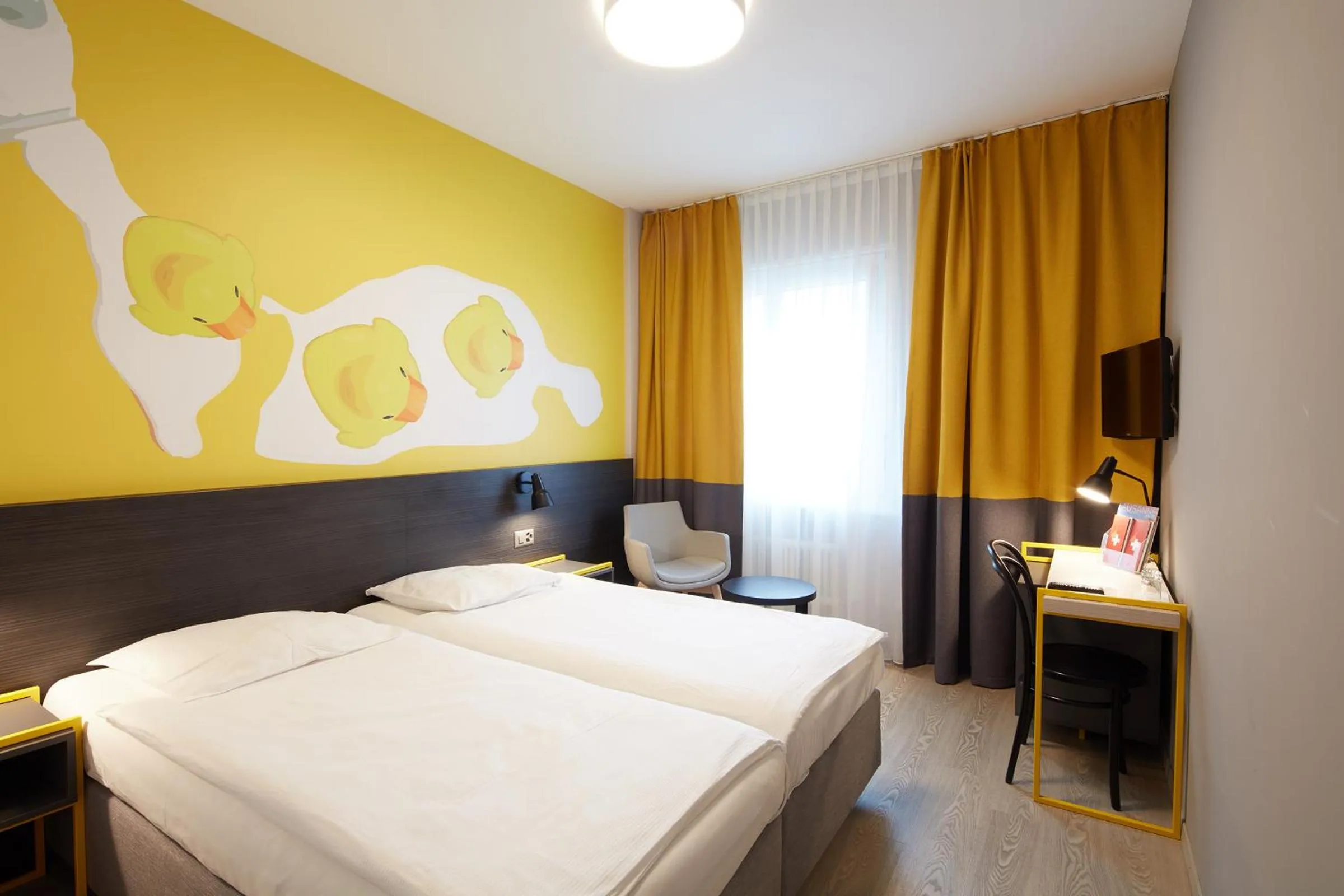 Bedroom in Hôtel Crystal