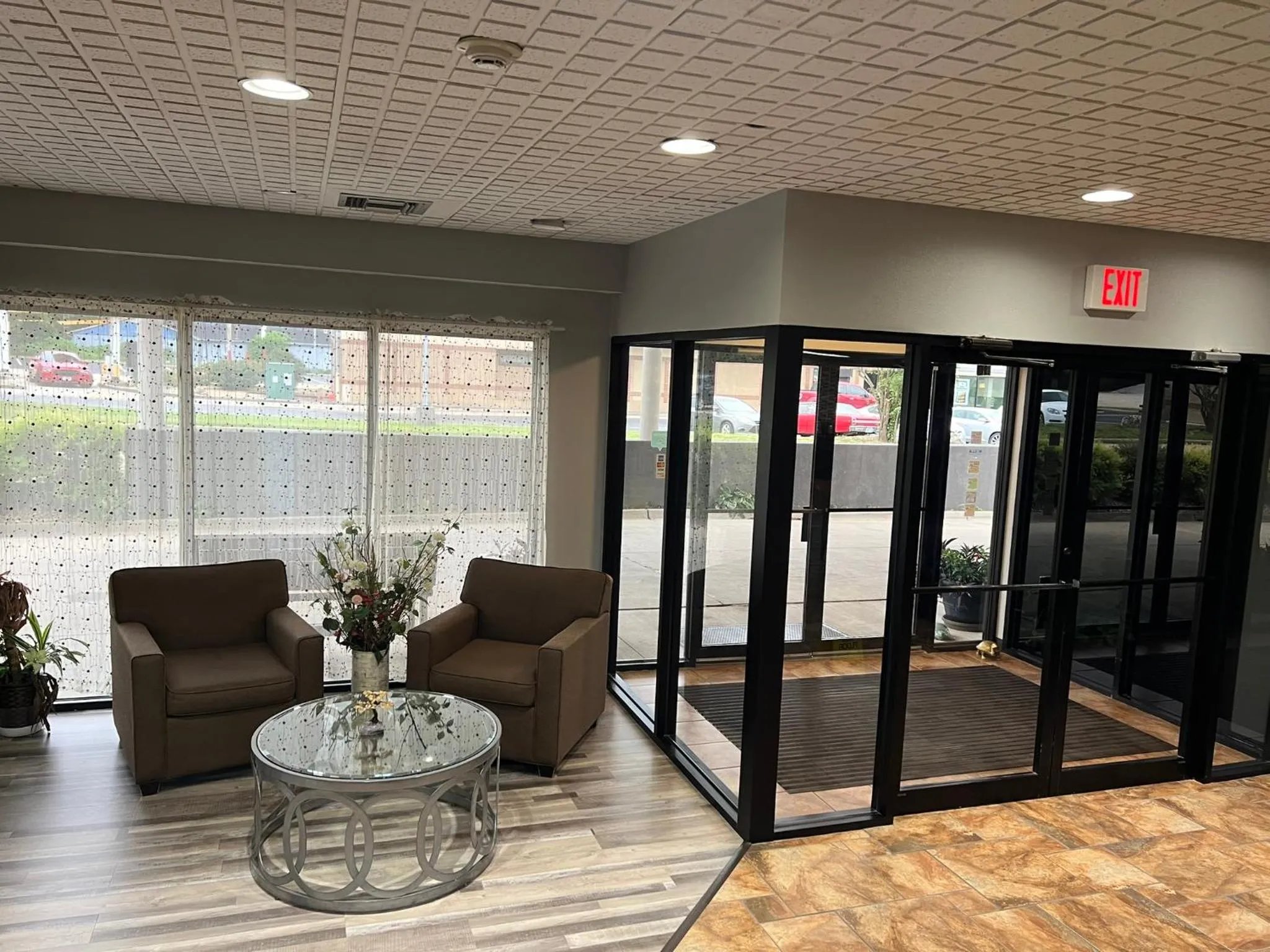 Seating area in Greenlight Inn & Suites St James