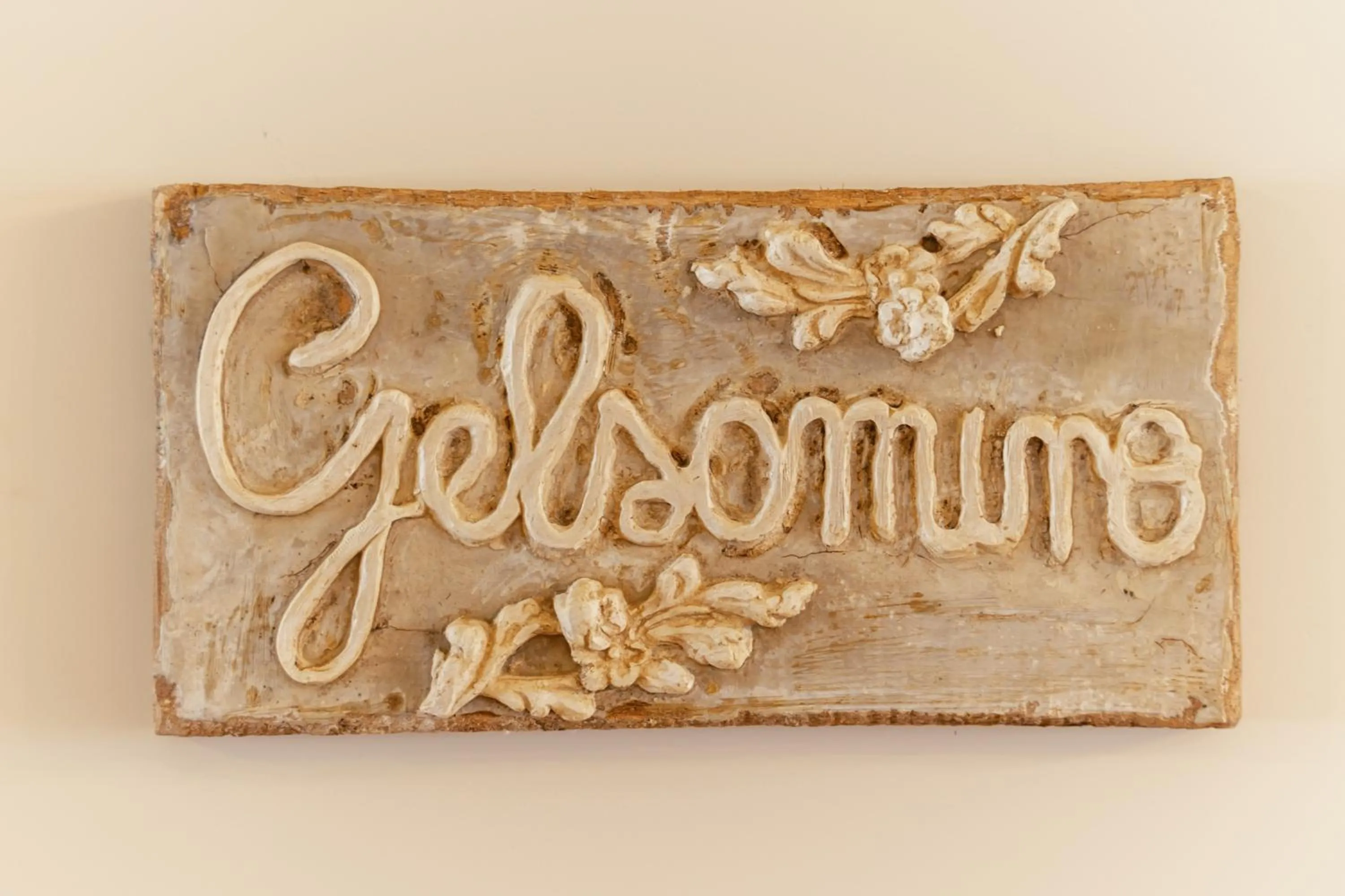 Logo/Certificate/Sign in Villa La Preziosa