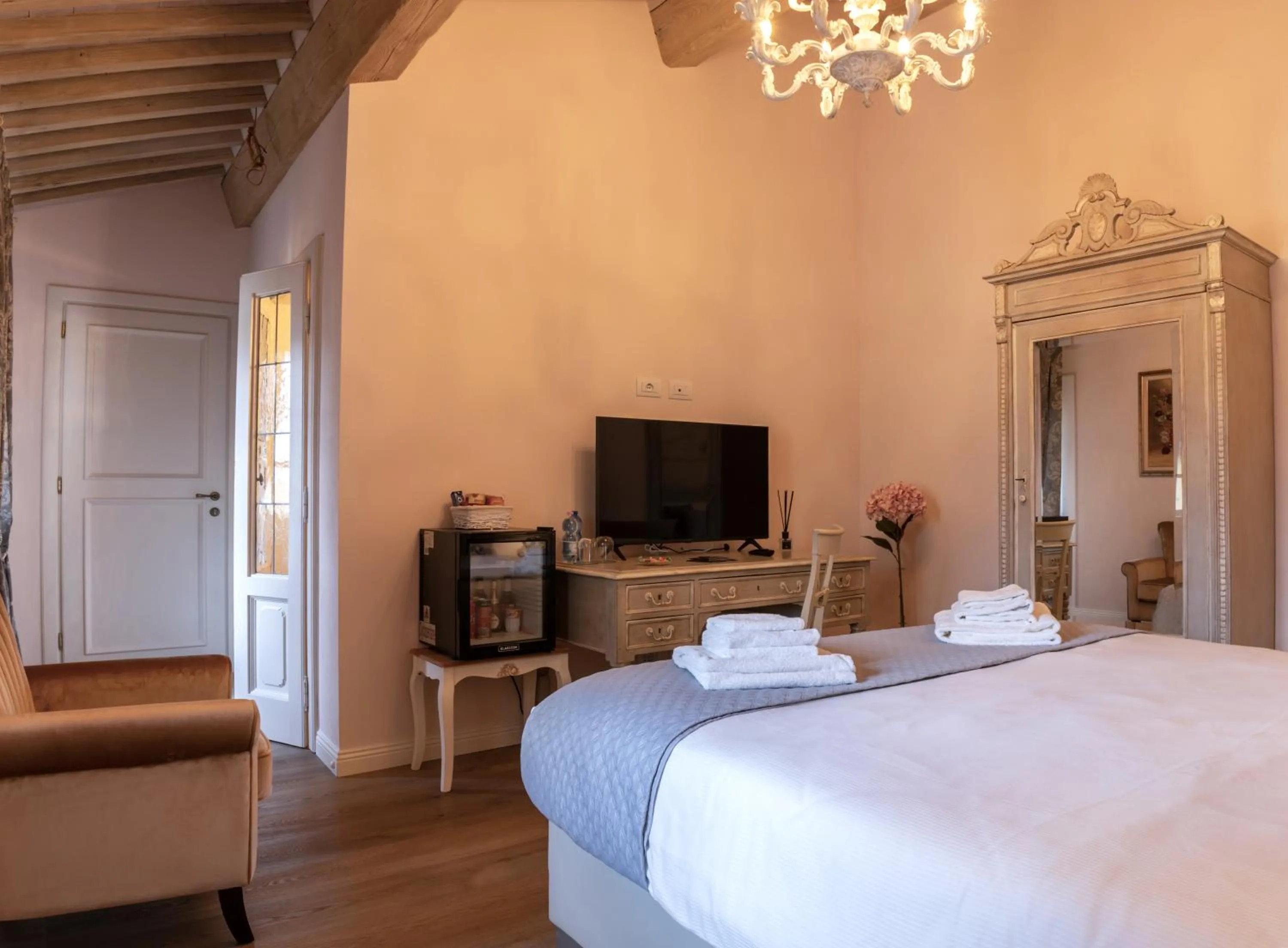 Photo of the whole room, Bed in Villa La Preziosa