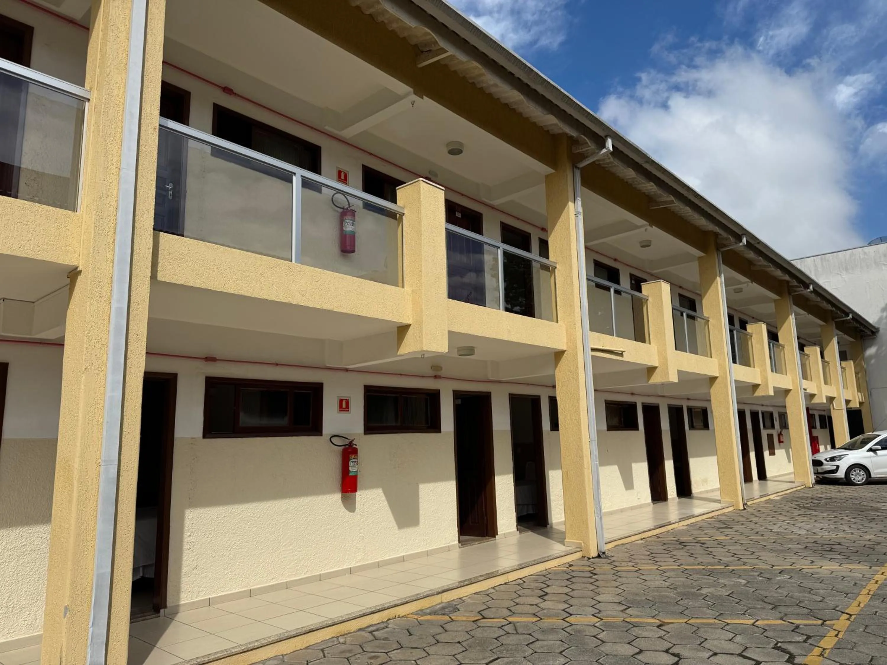 Property building in Hotel Recanto dos Pássaros