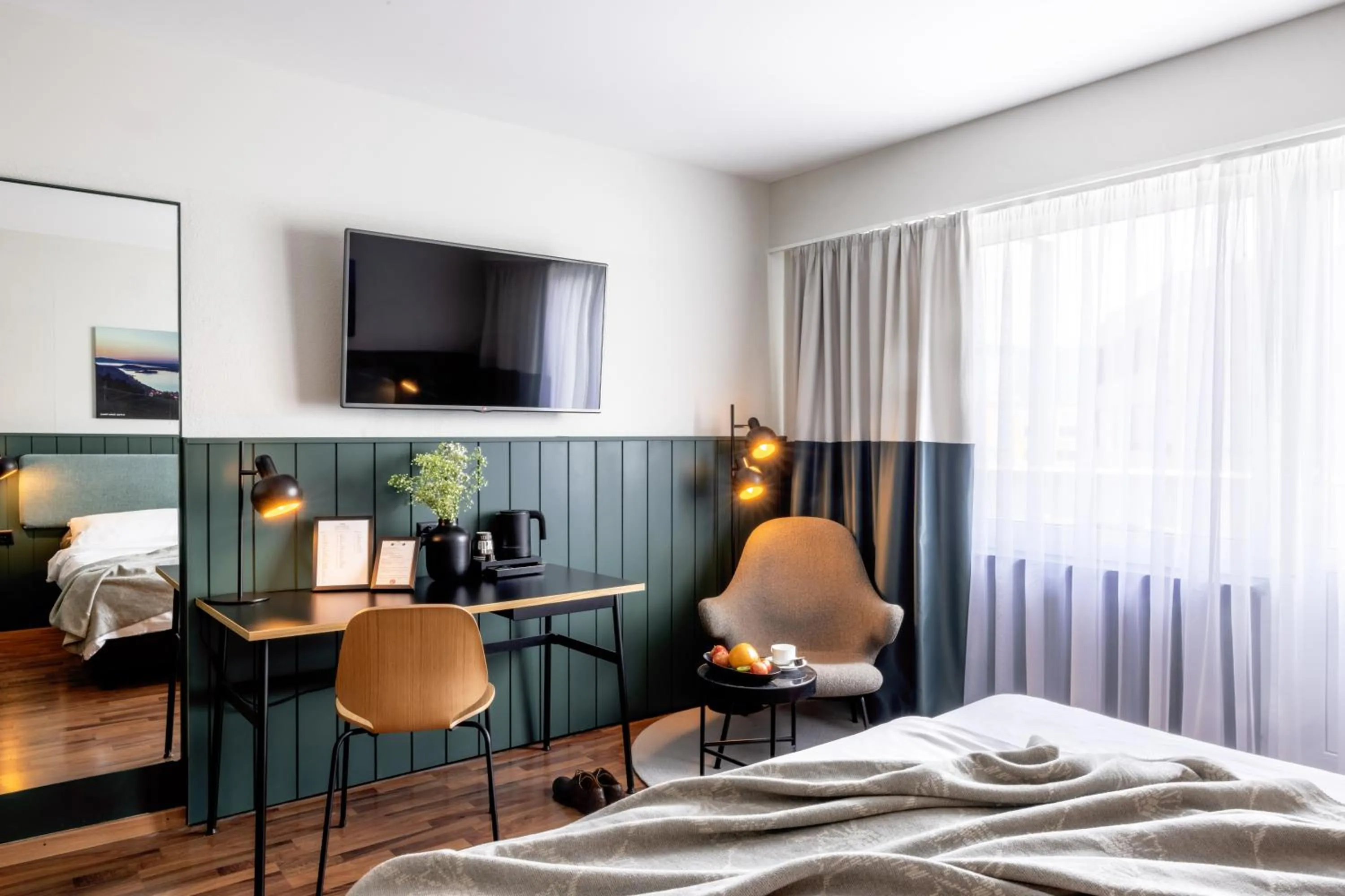 Bedroom, Bed in City Hotel Biel Bienne Free Parking