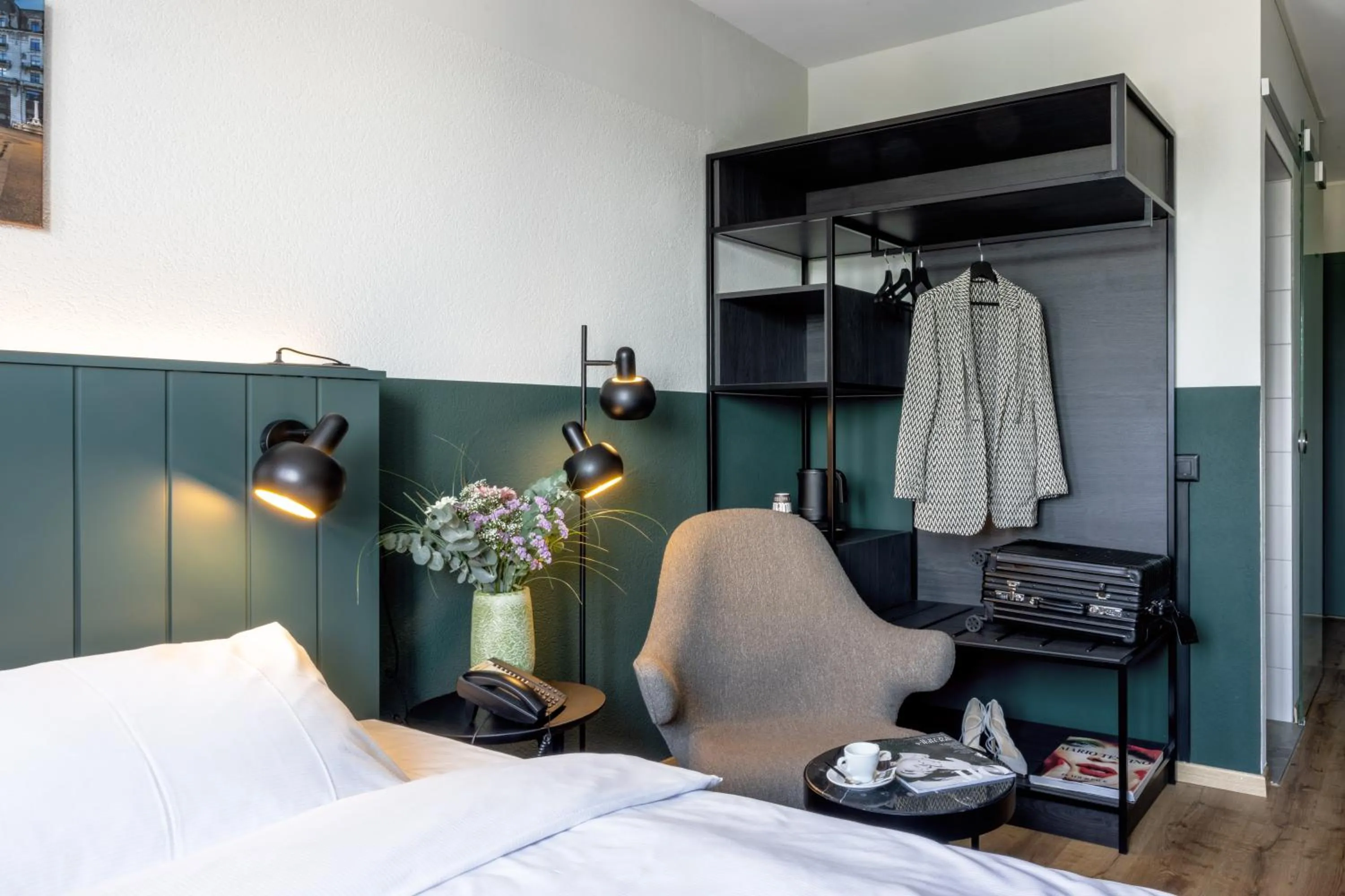 wardrobe, Bed in City Hotel Biel Bienne Free Parking