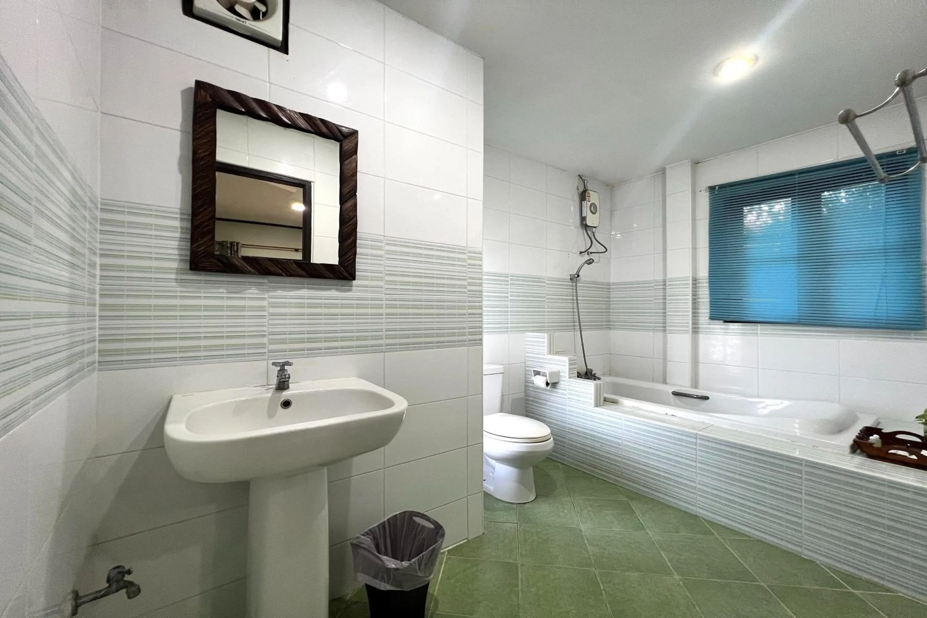 Shower in Saithong Resort