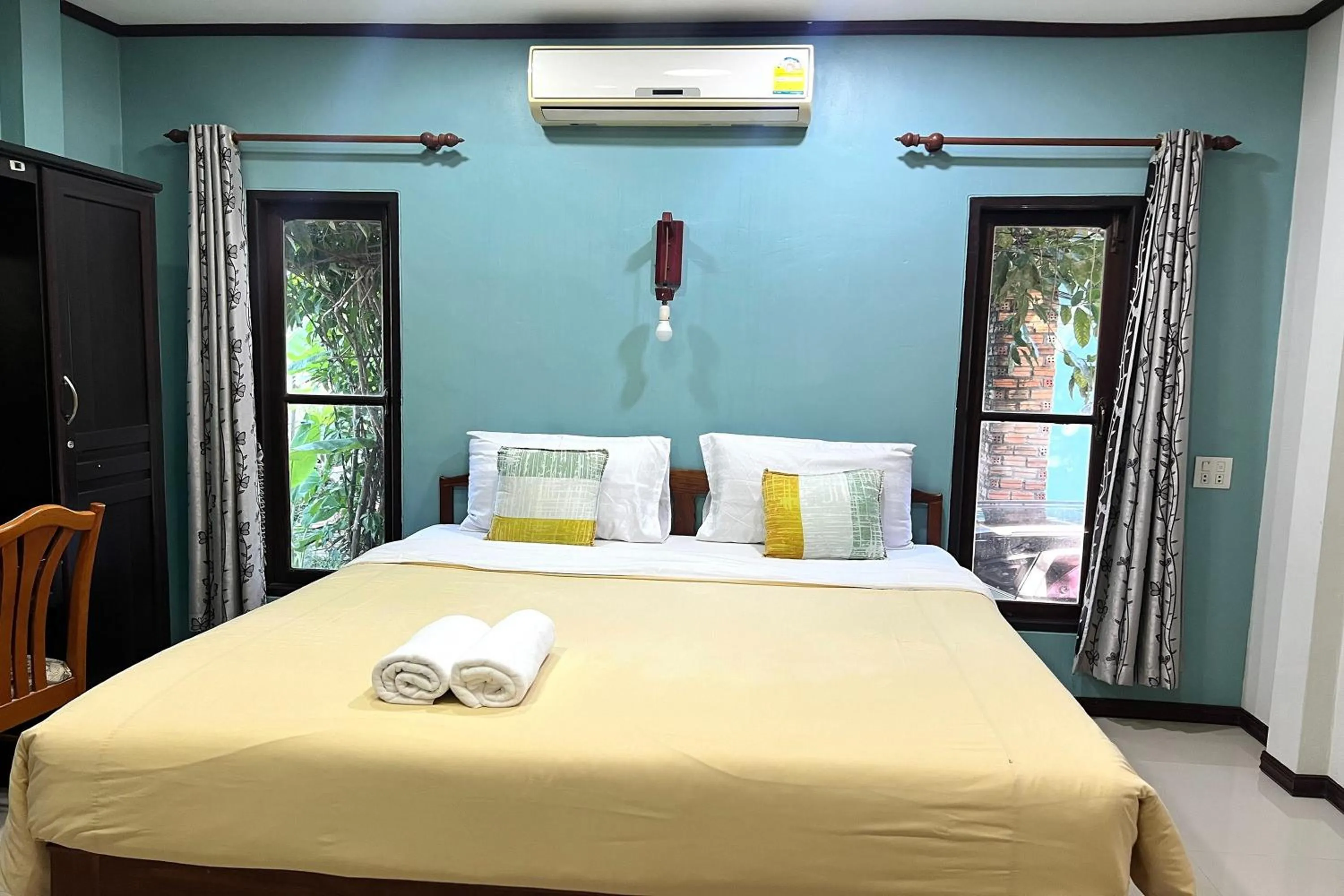 Bed in Saithong Resort