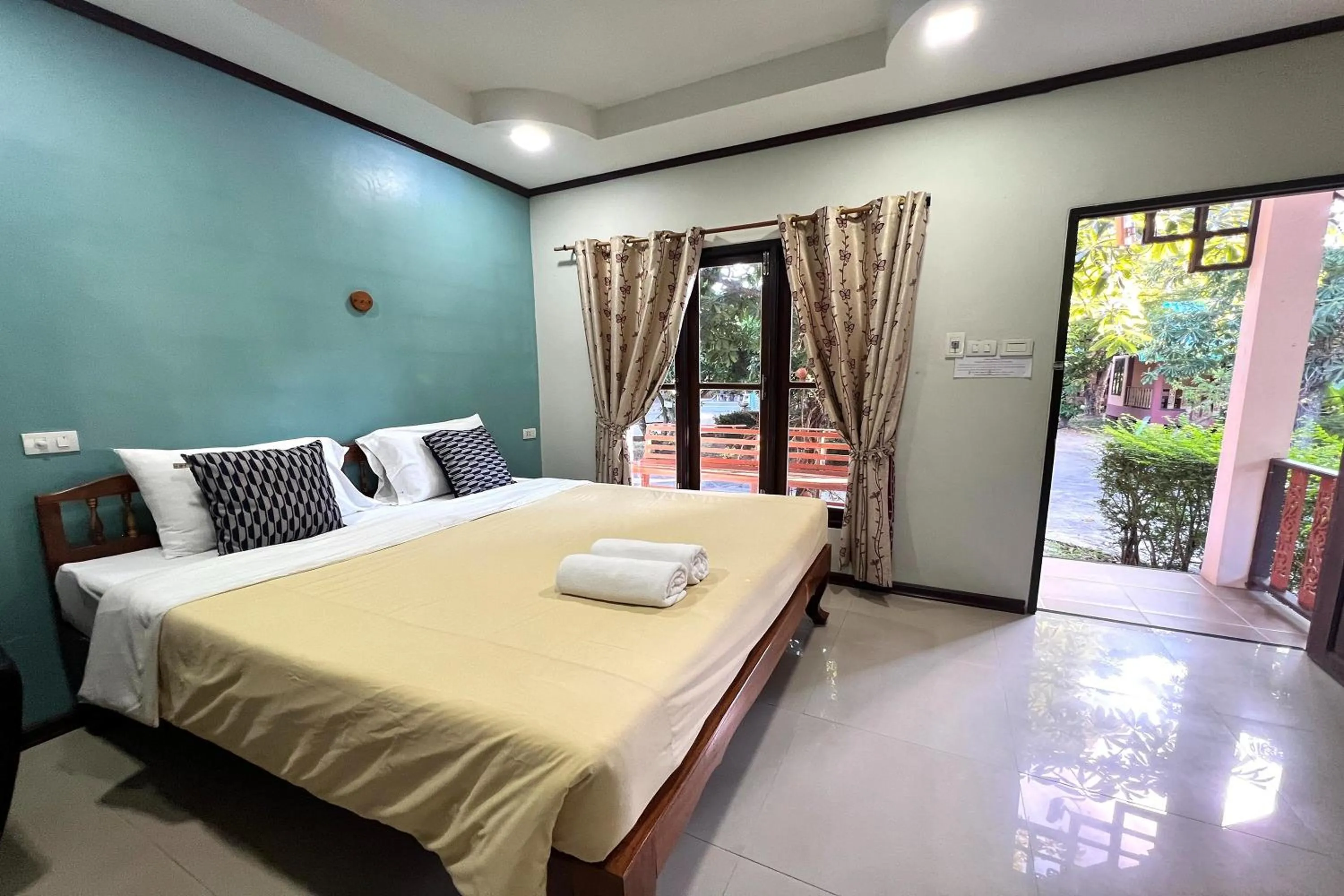 Bed in Saithong Resort