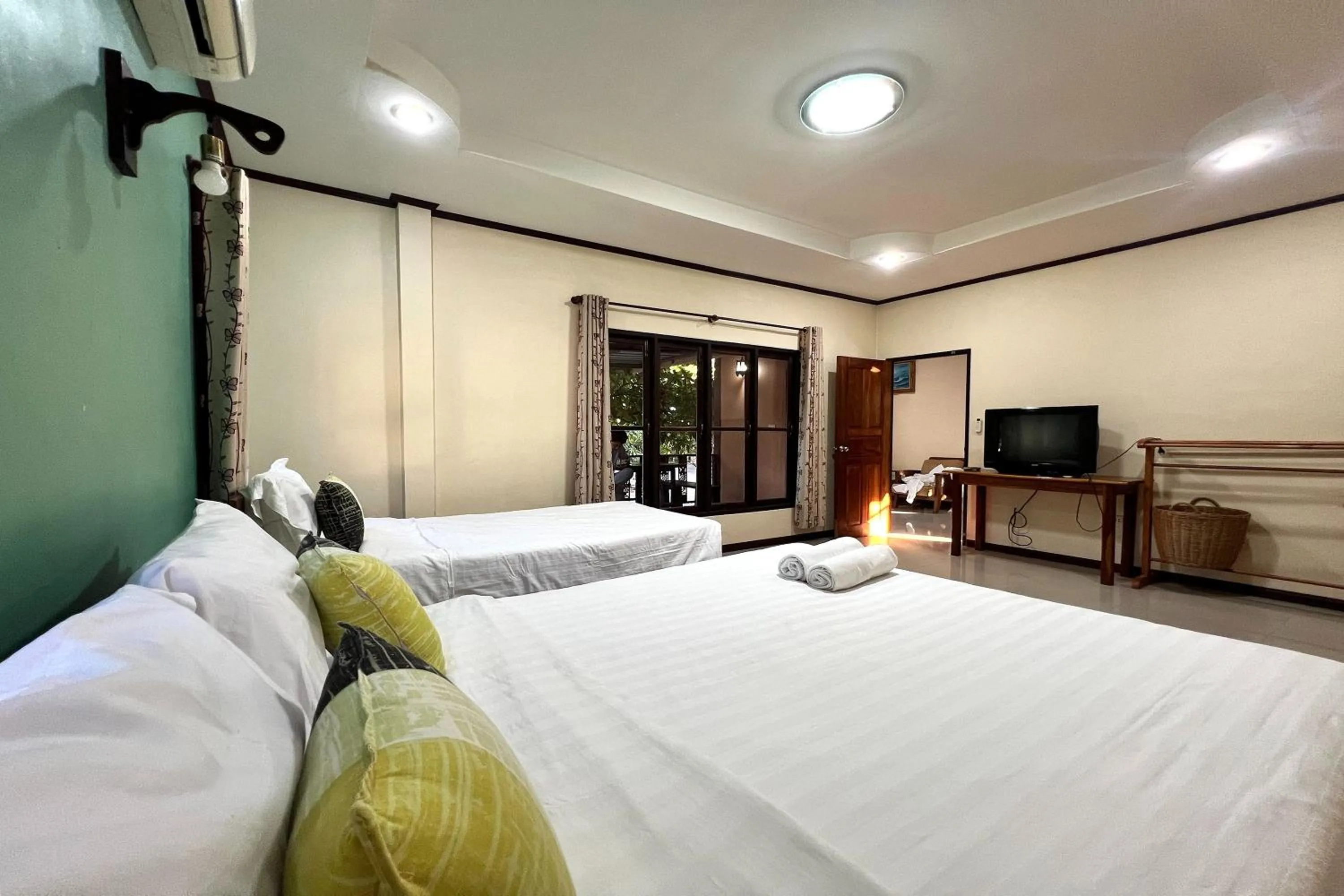 Bed in Saithong Resort