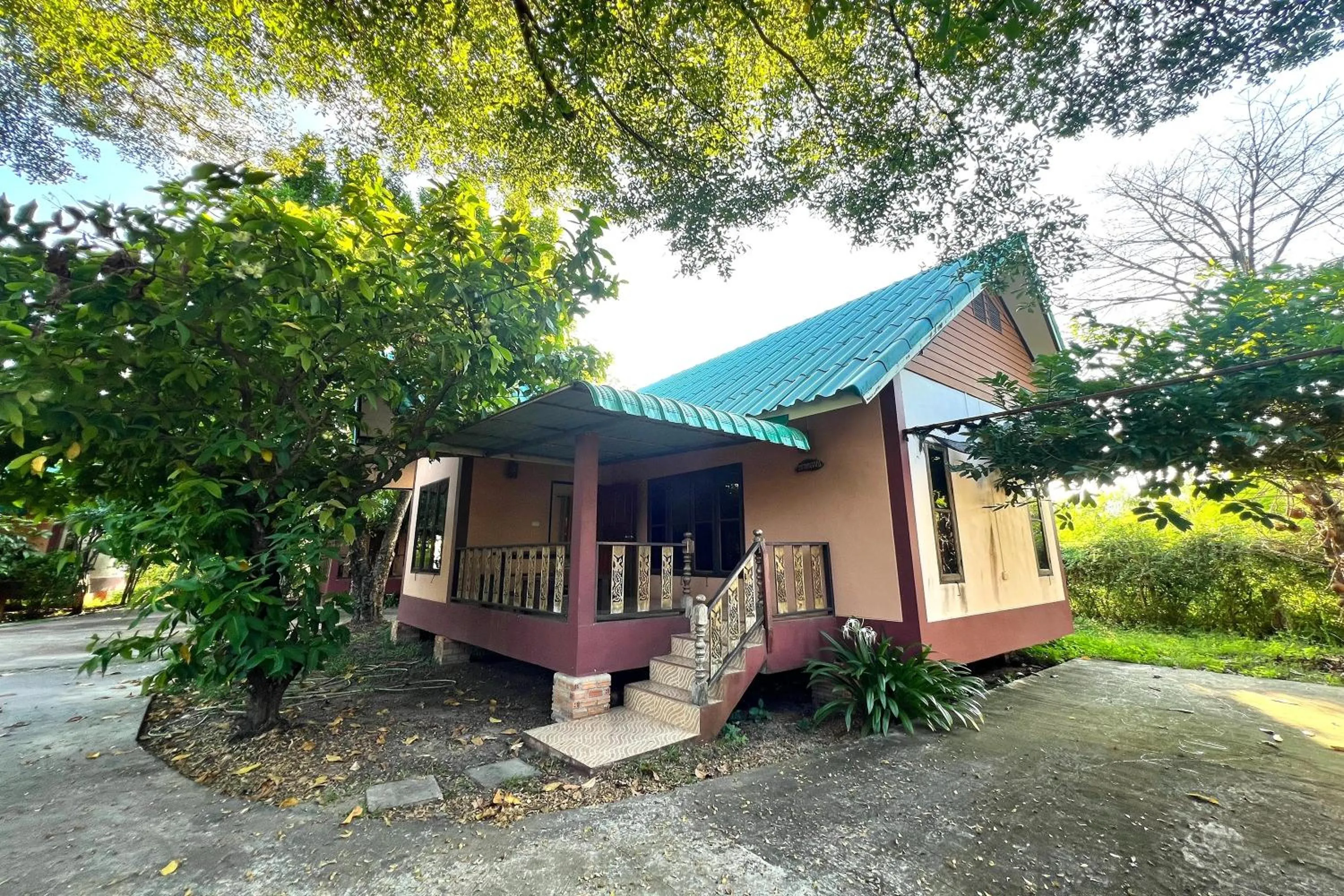 Property building in Saithong Resort