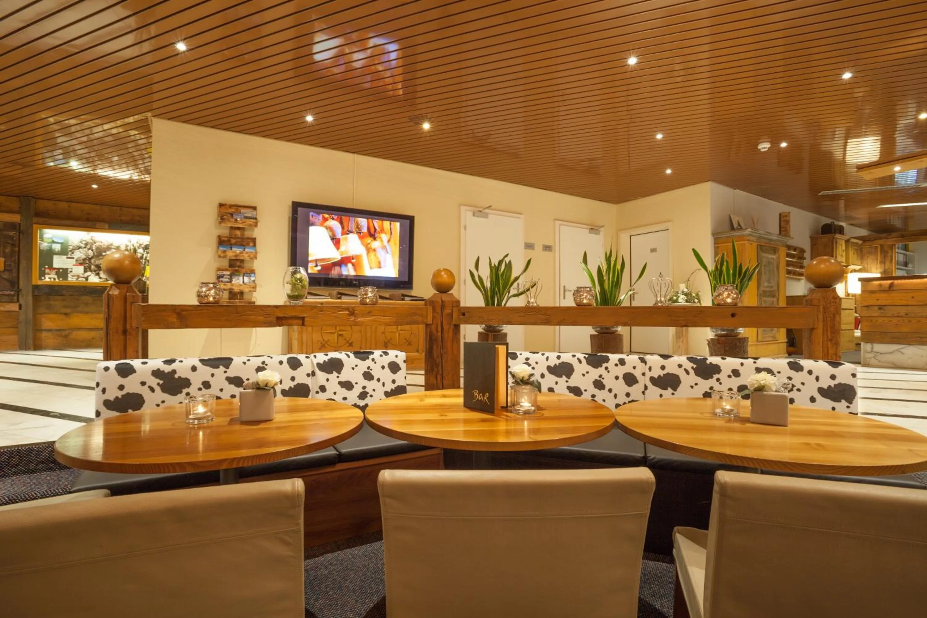 Lounge or bar in Hotel Steinmattli