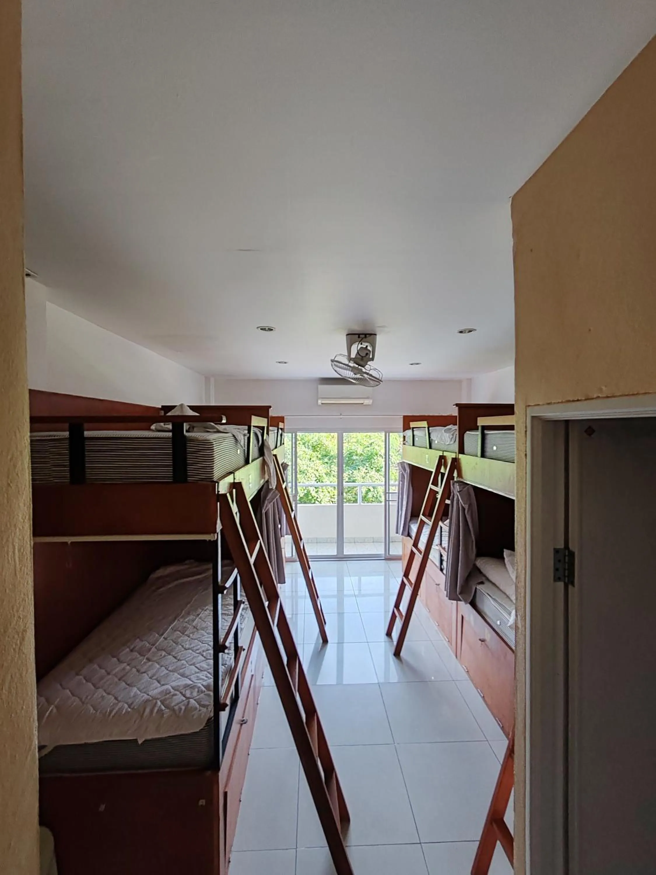 Bed in Jomtien Hostel