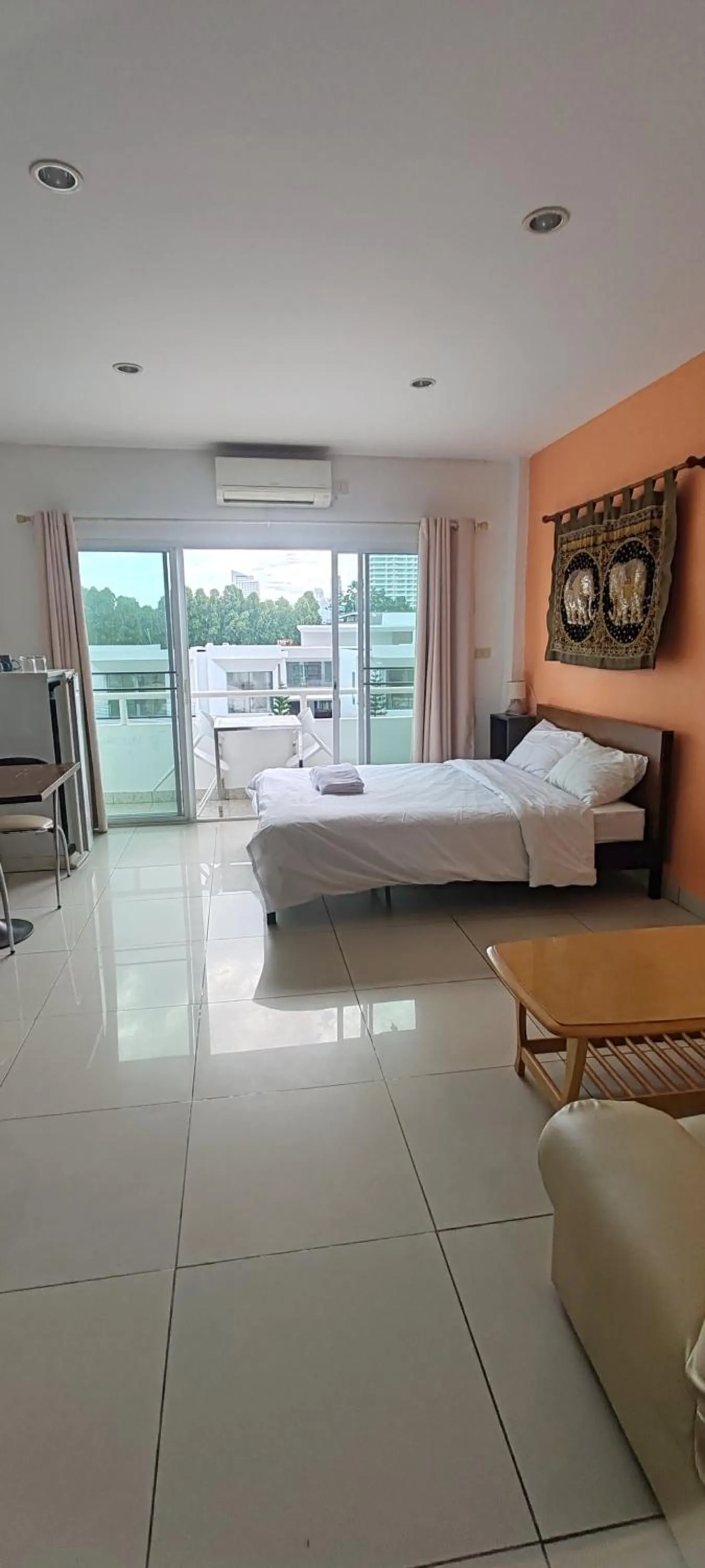 Bedroom, Bed in Jomtien Hostel