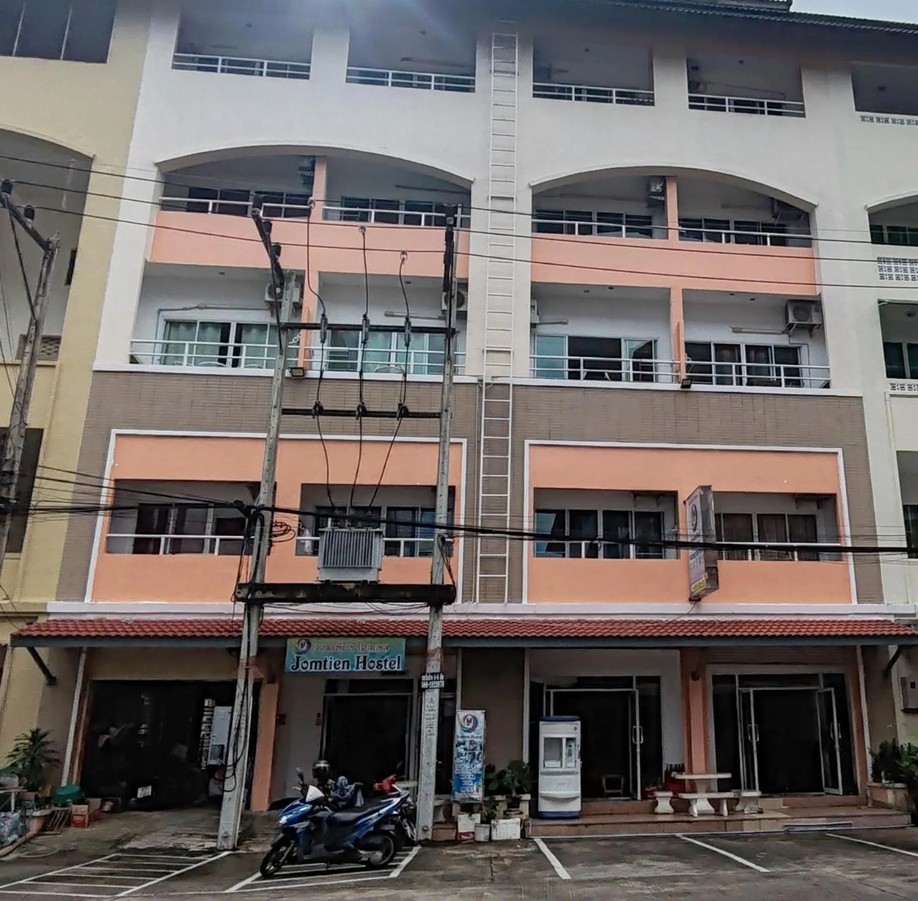 Property building in Jomtien Hostel