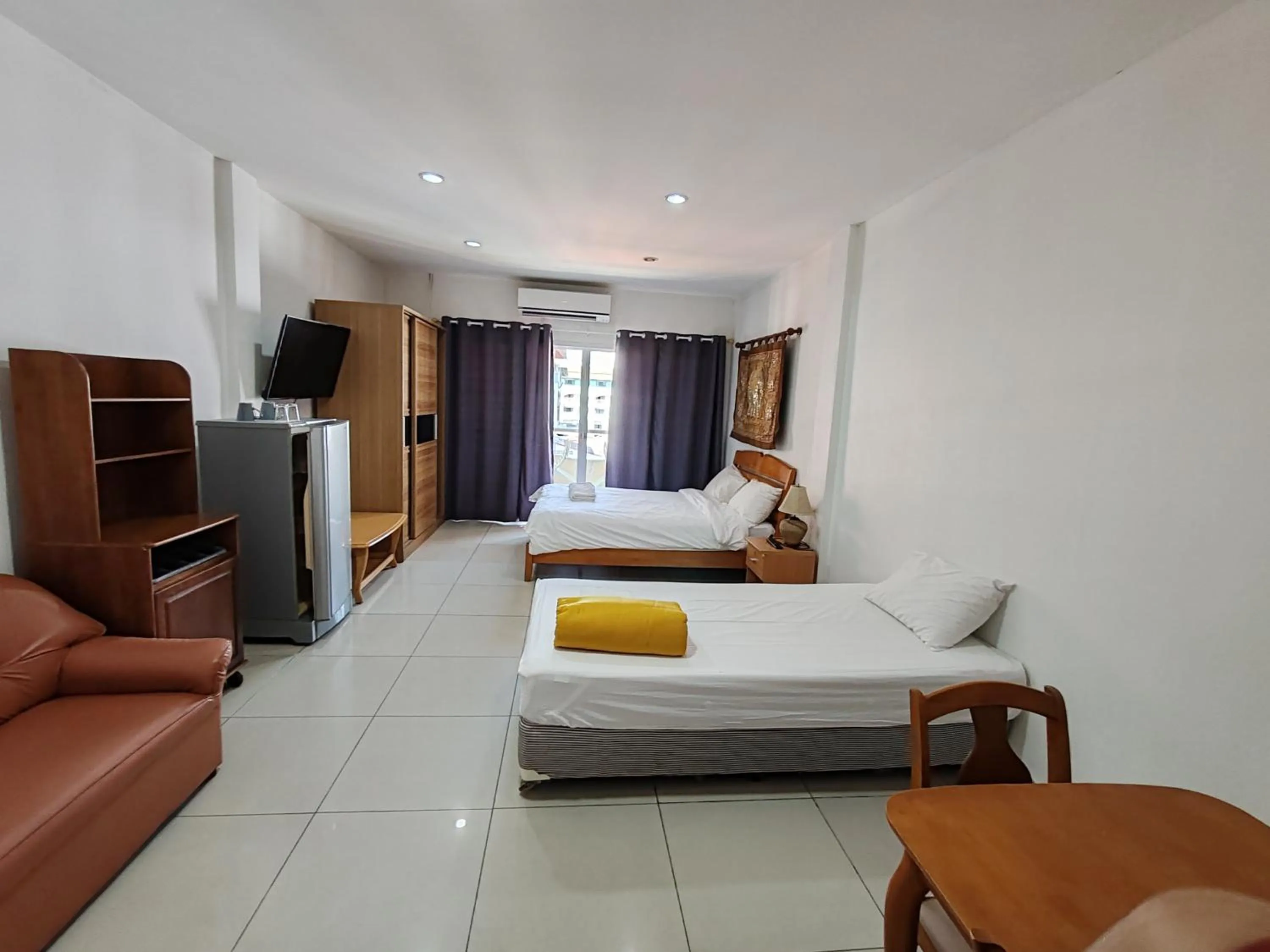 Bedroom, Bed in Jomtien Hostel