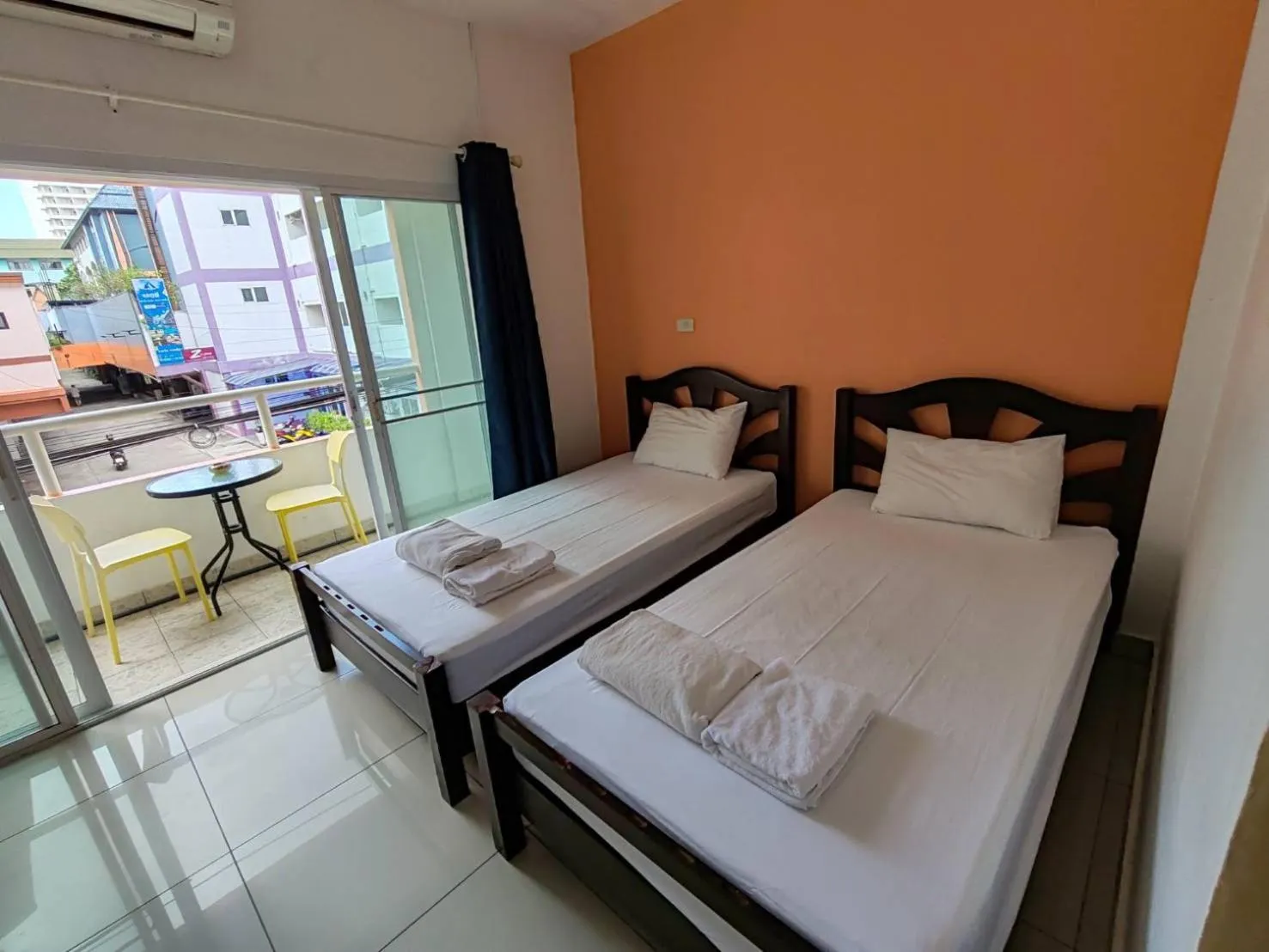 Bedroom, Bed in Jomtien Hostel