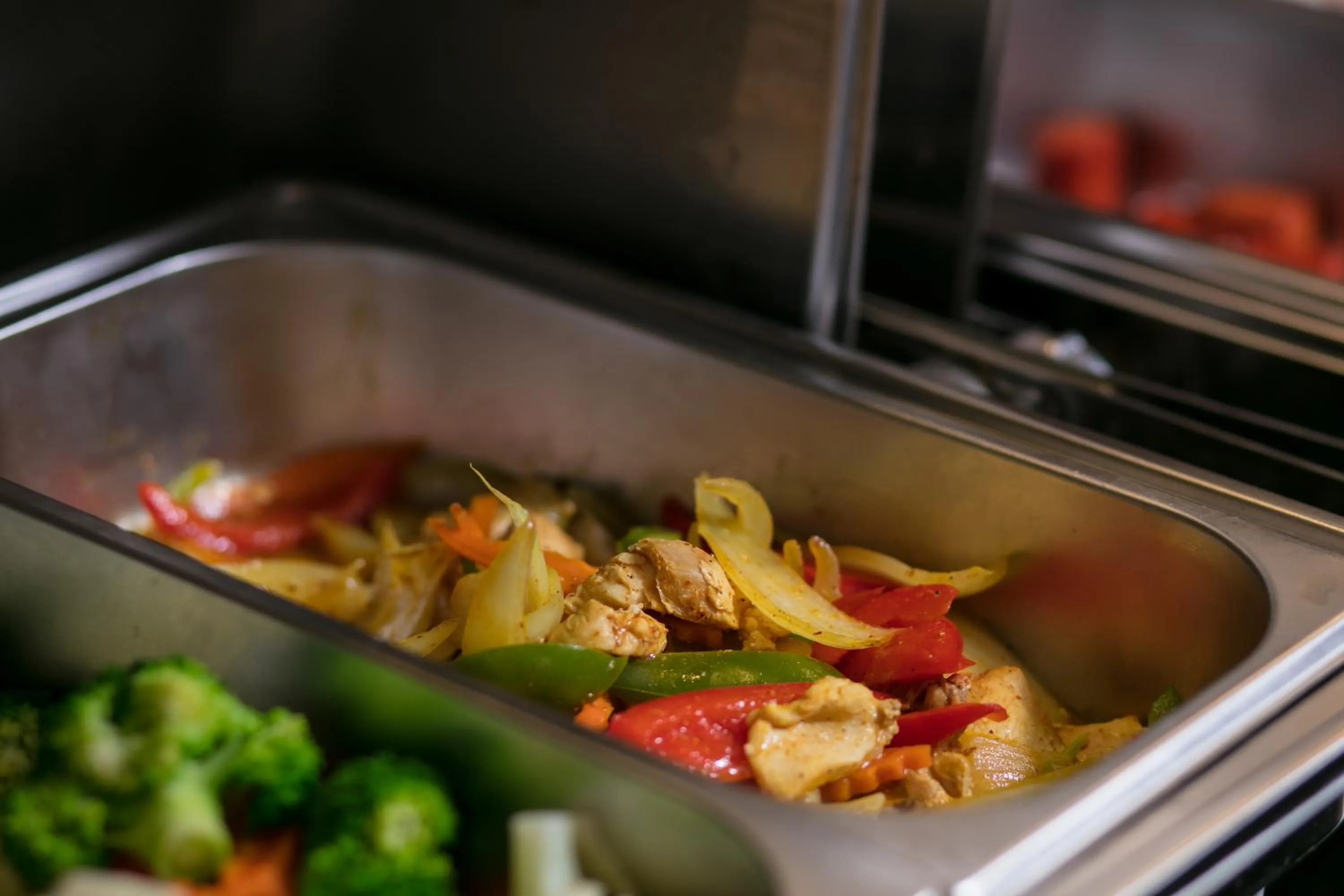 Restaurant/places to eat in Vision Premier Hotel & Spa