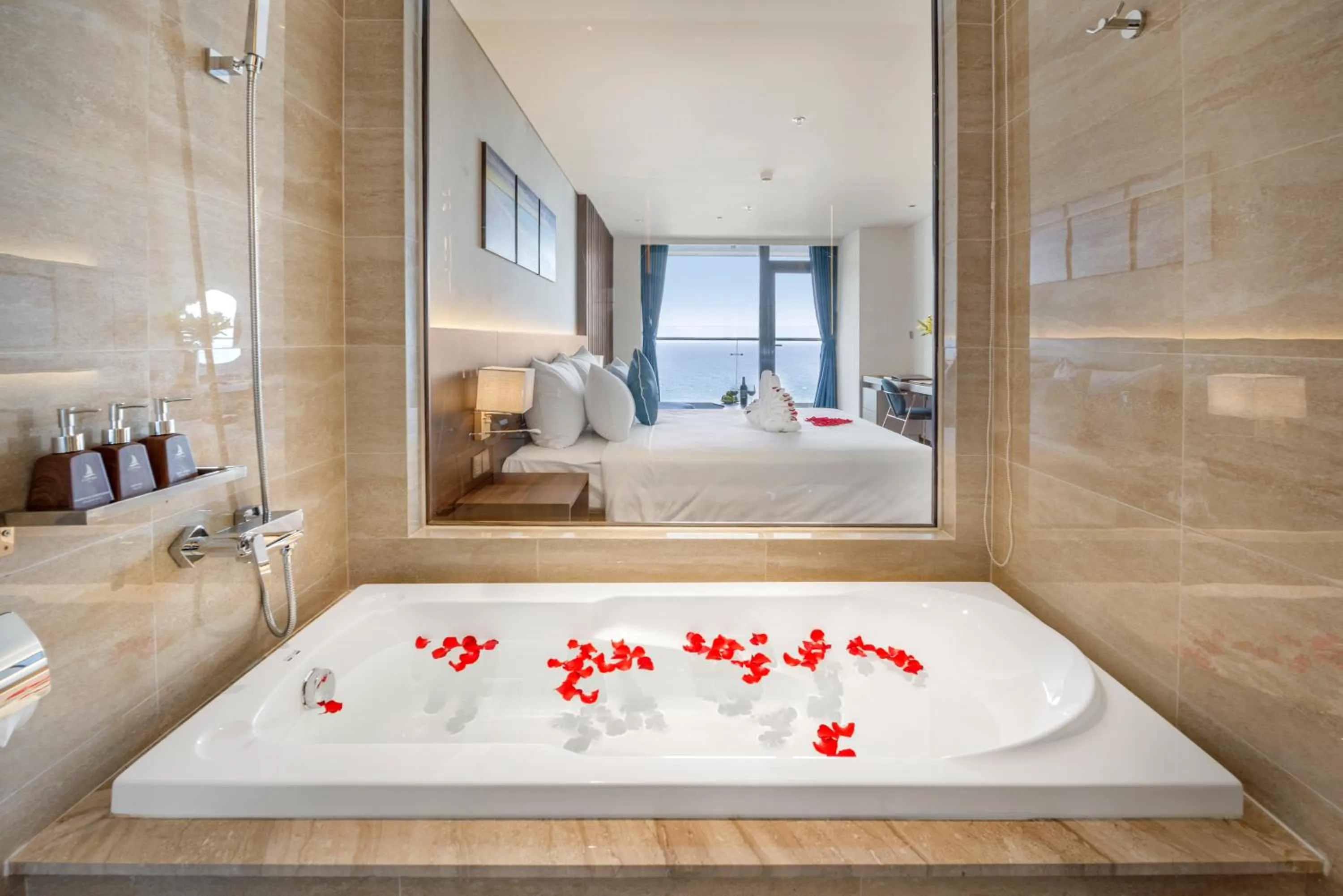 Bath, Bed in Canvas Danang Beach Hotel