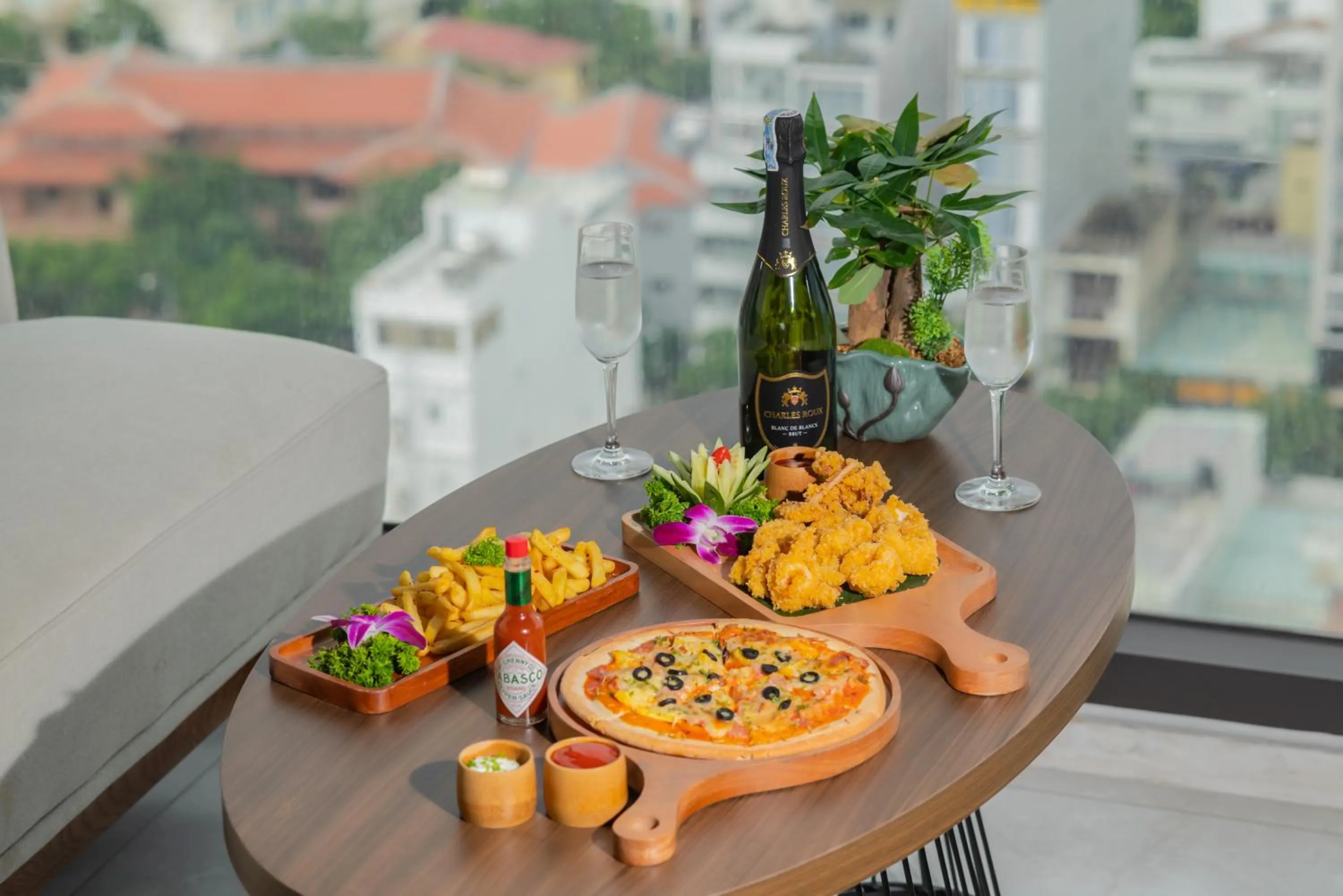 Restaurant/places to eat in Canvas Danang Beach Hotel