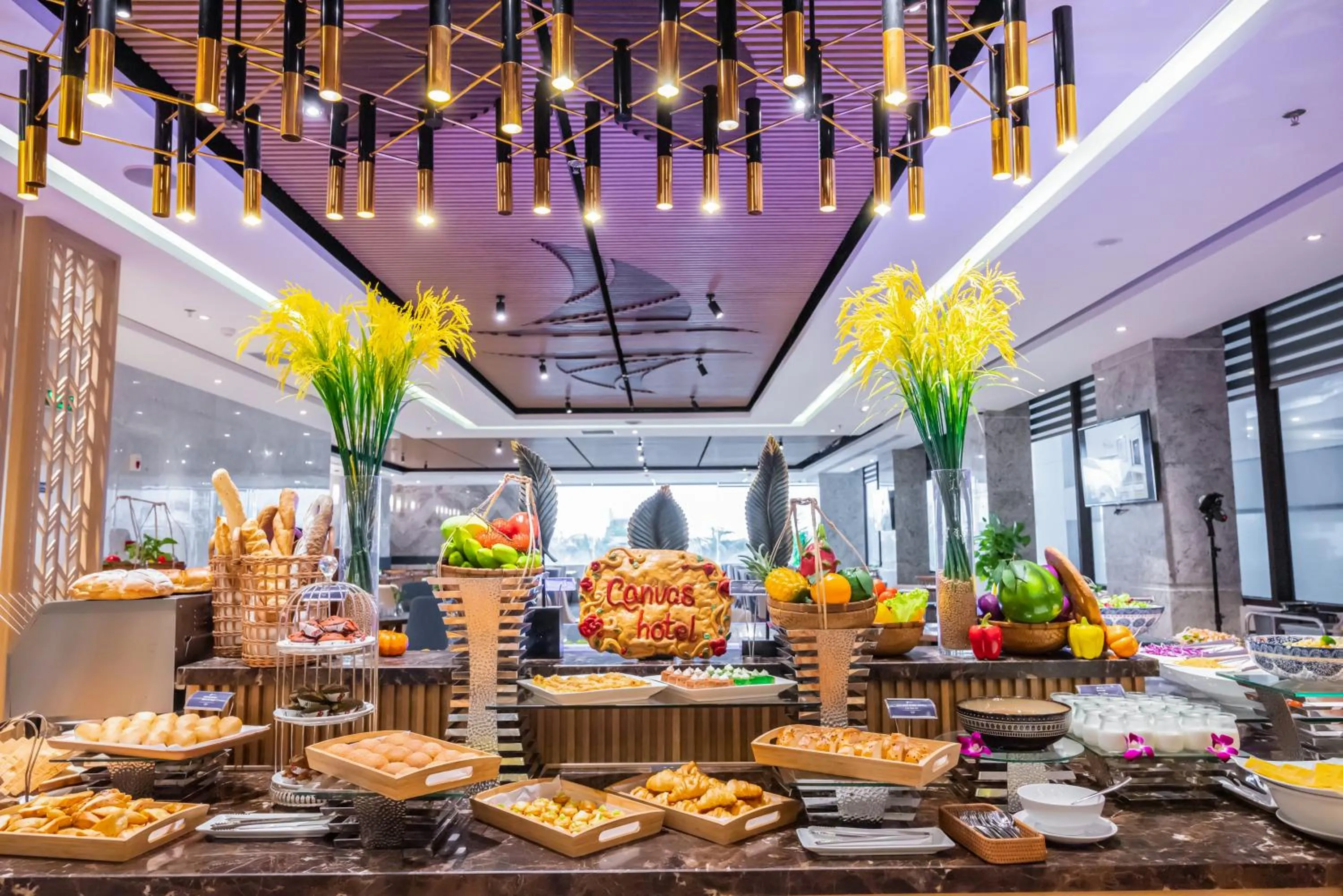 Restaurant/places to eat in Canvas Danang Beach Hotel