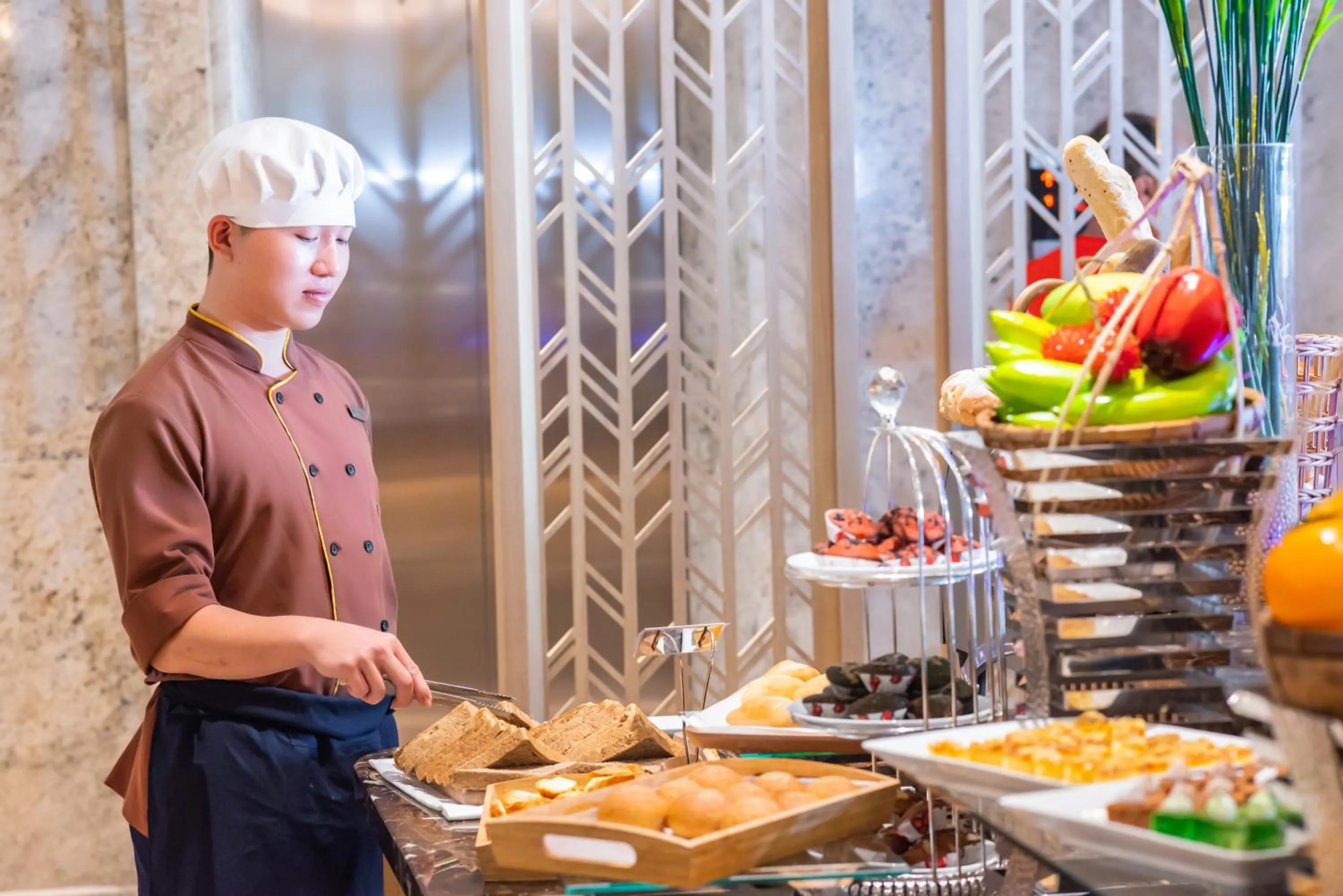 Restaurant/places to eat in Canvas Danang Beach Hotel