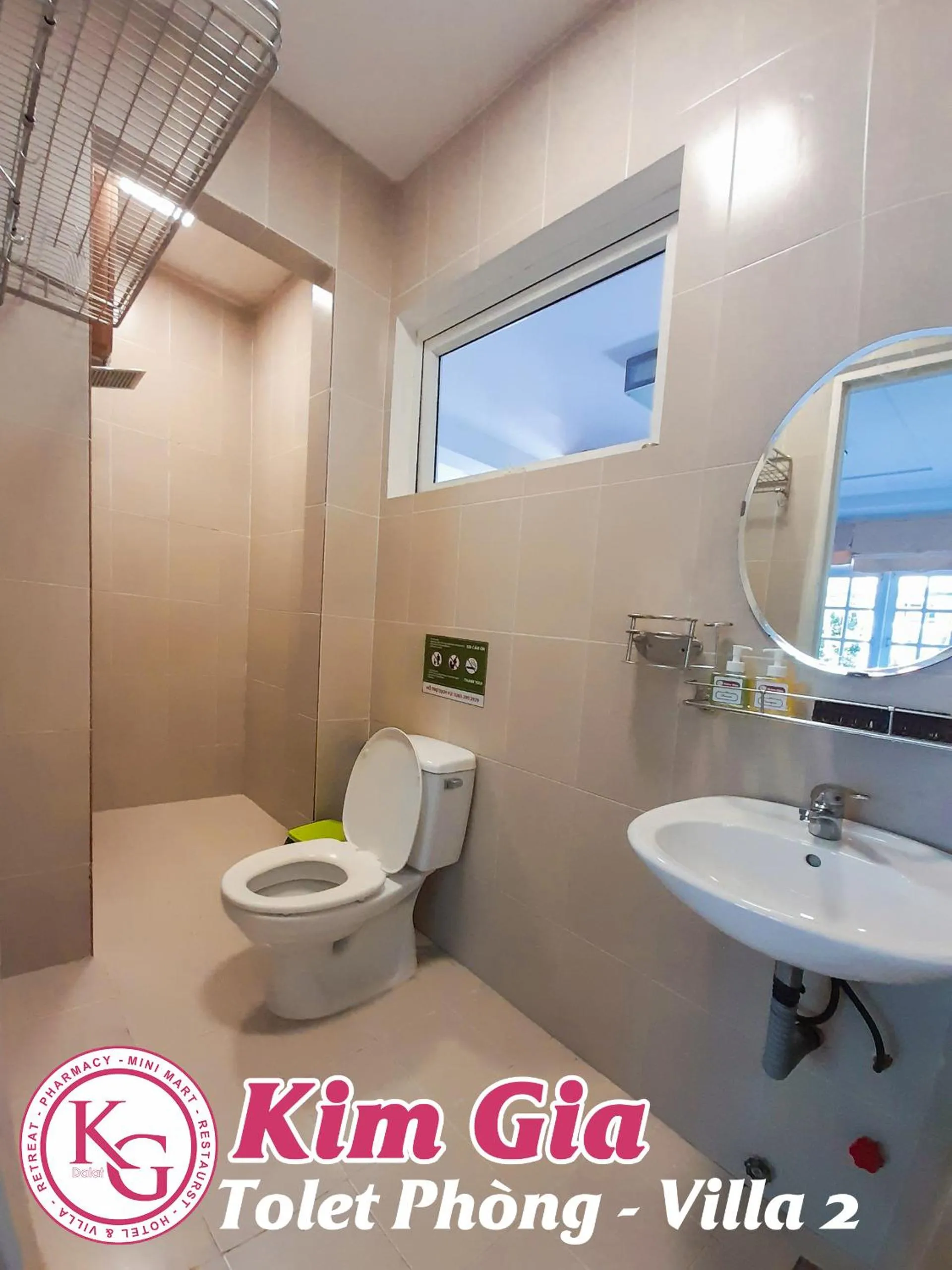 Shower in VILLA KIM GIA ĐÀ LẠT