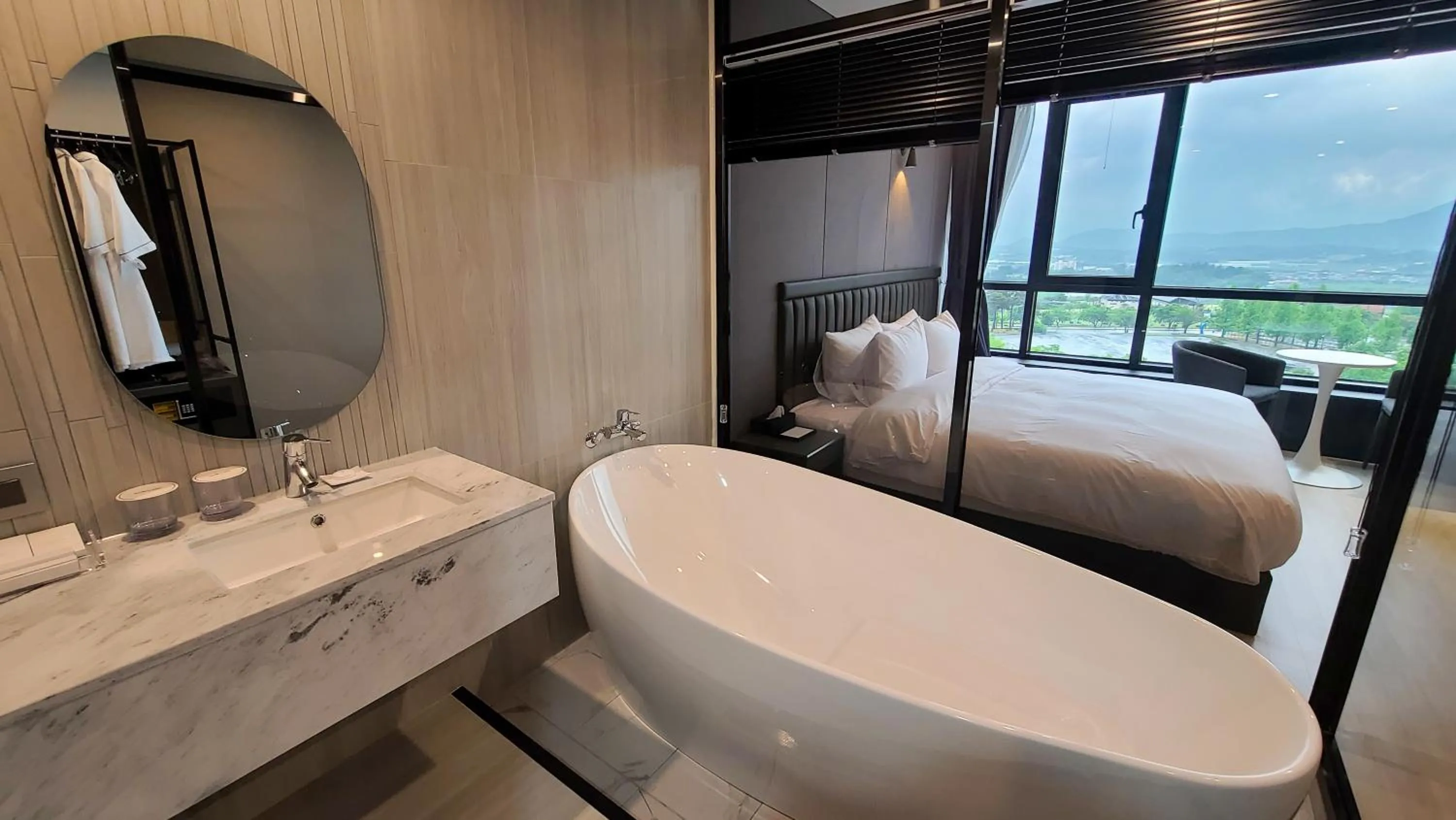 Bed in Hotel Ohevday