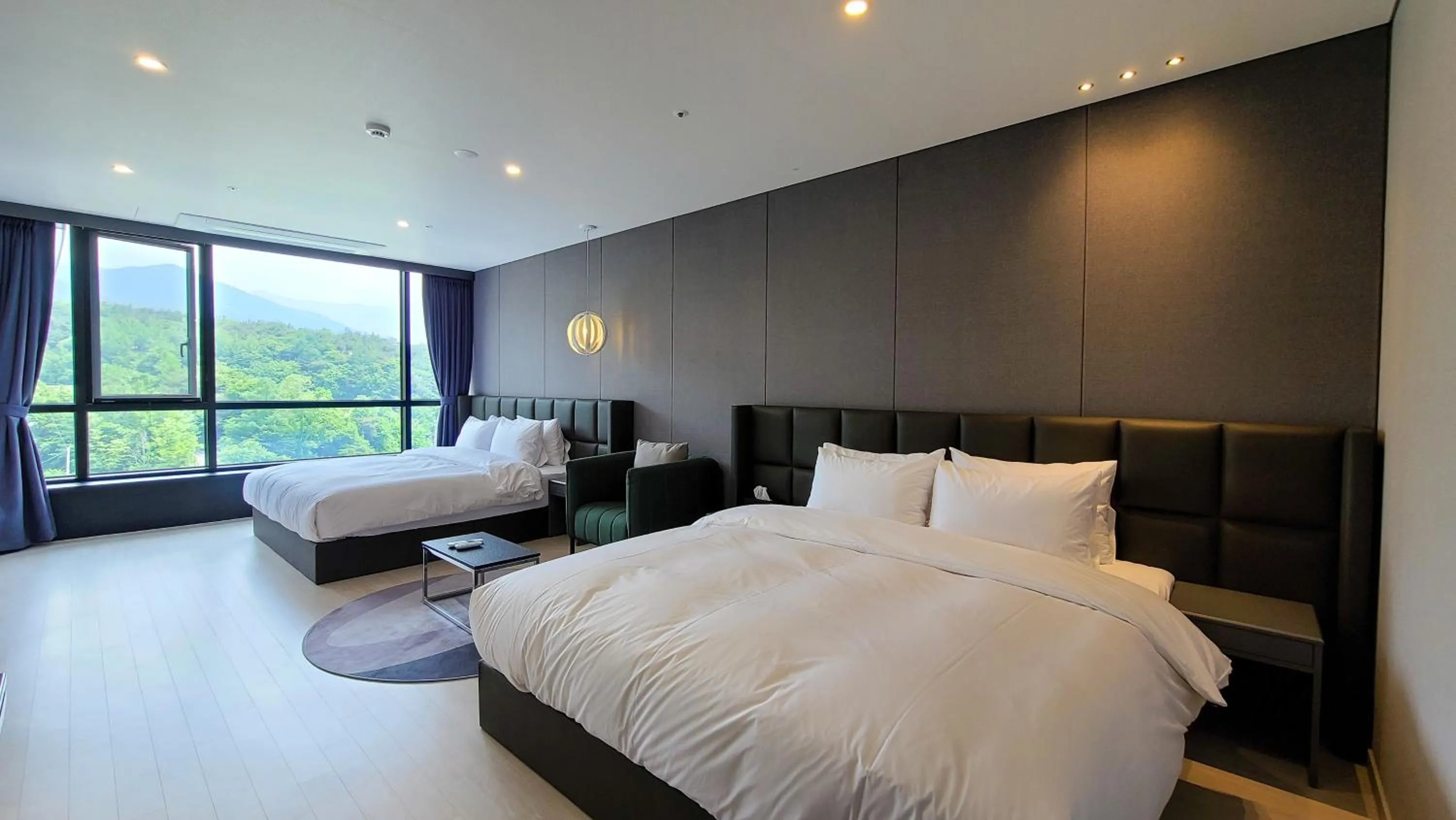 Bed in Hotel Ohevday