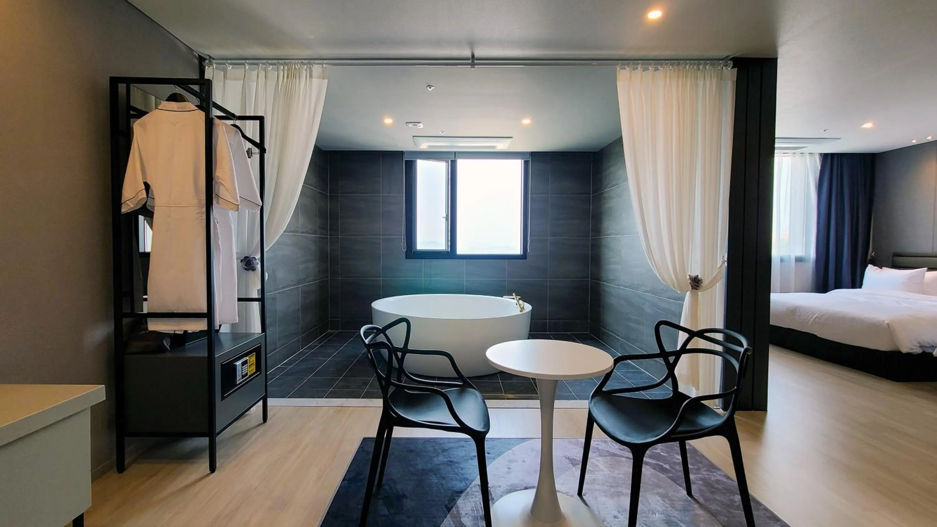 Bed in Hotel Ohevday