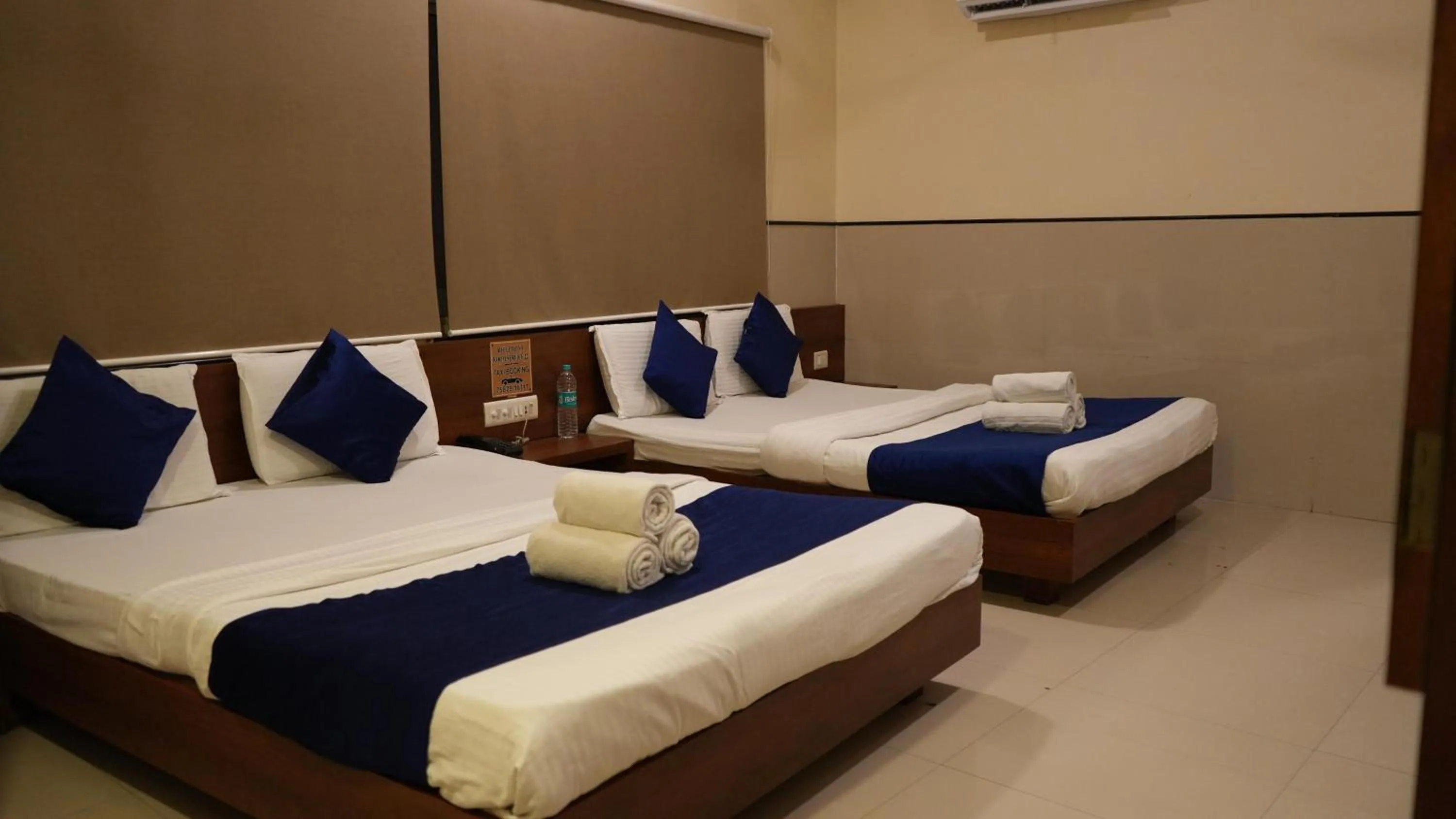 Bedroom, Bed in Hotel Satyug