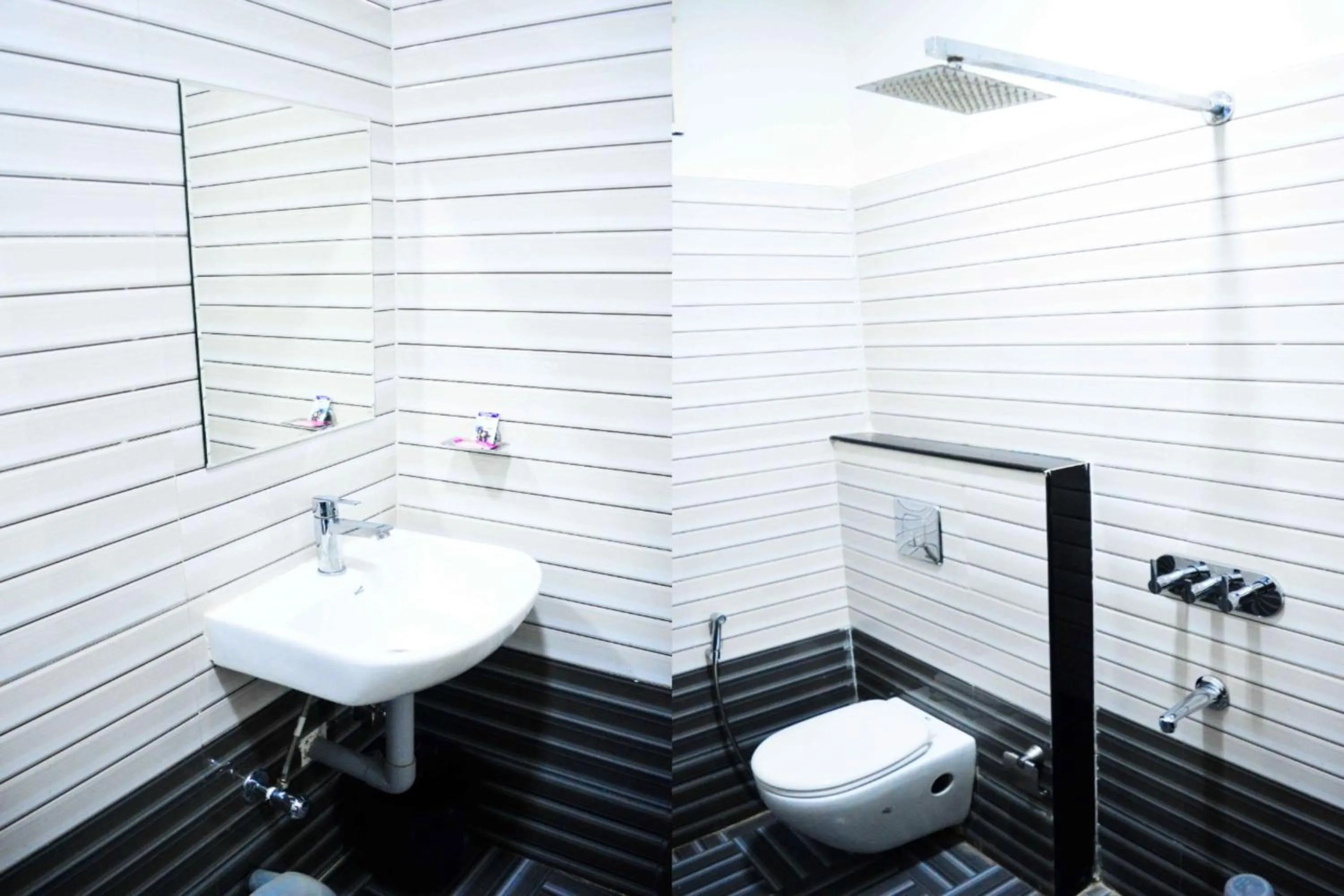 Bathroom in Hotel Satyug