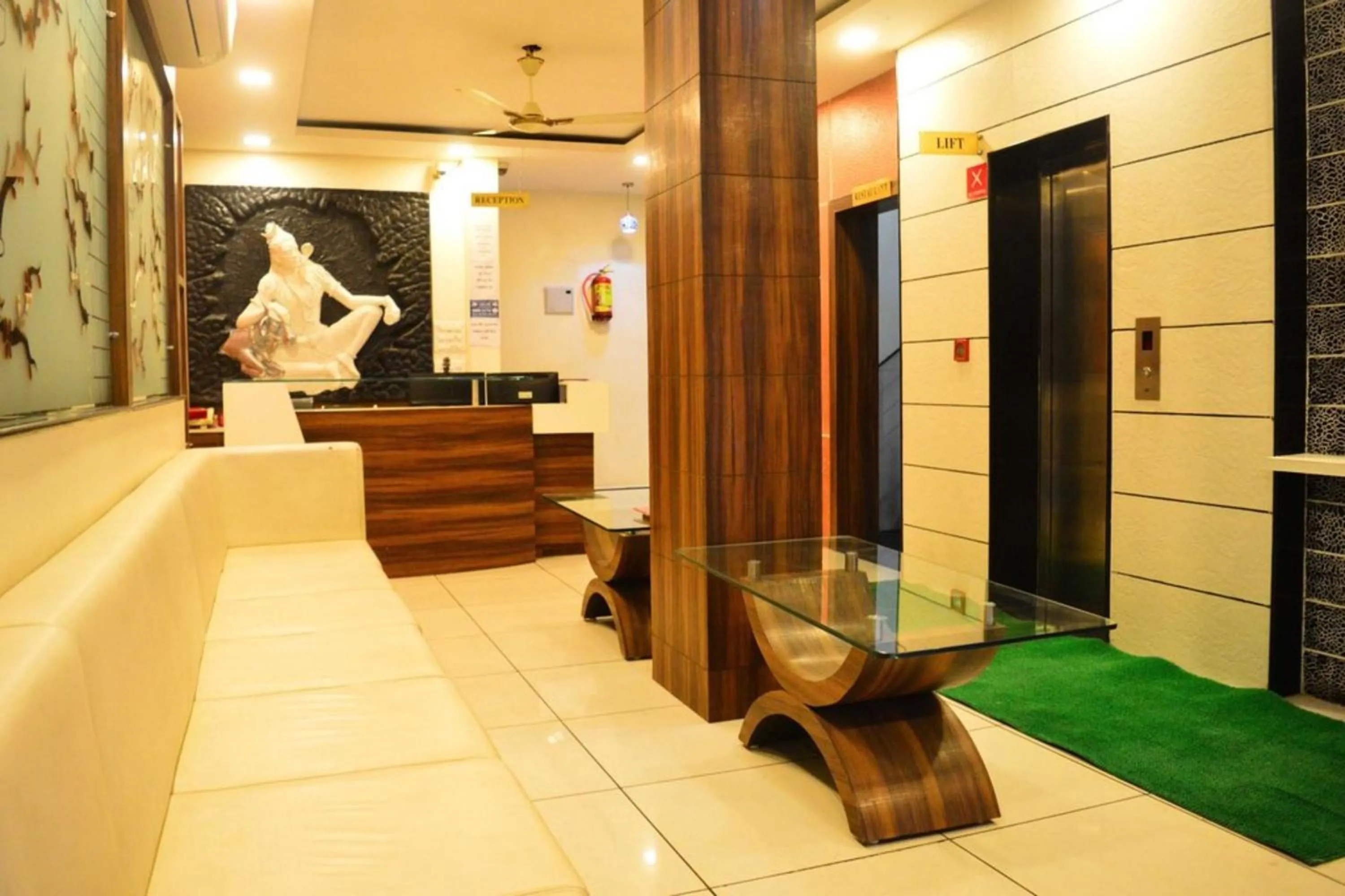 Lobby or reception in Hotel Satyug