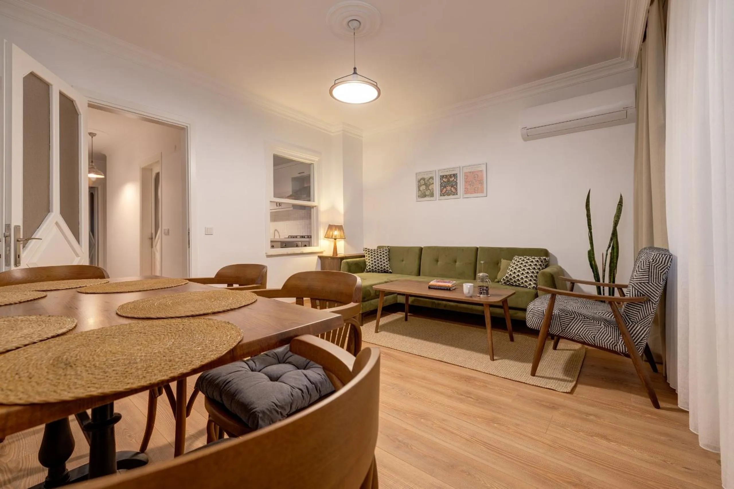 Living room in Gurel Garden House