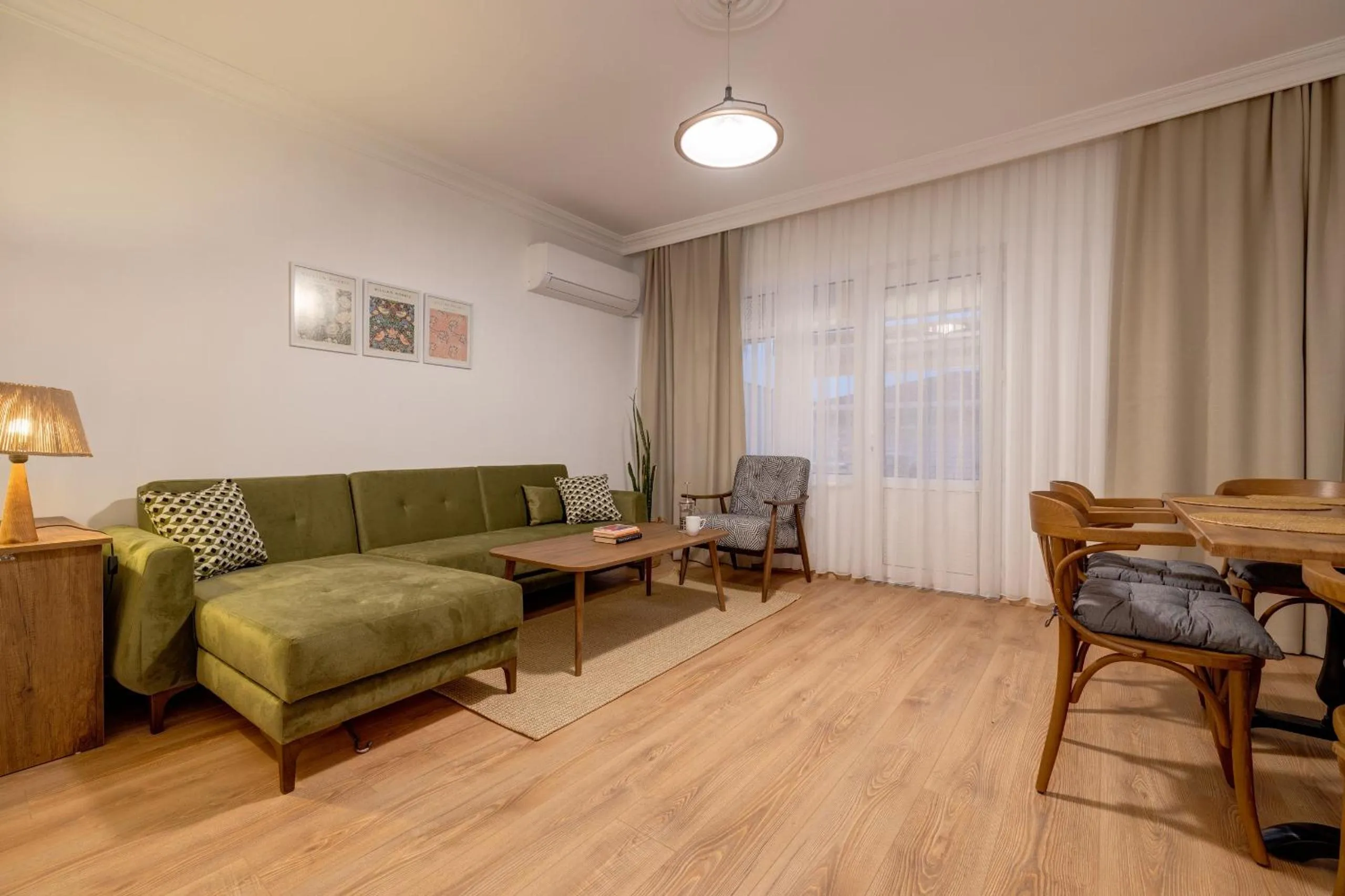 Living room in Gurel Garden House