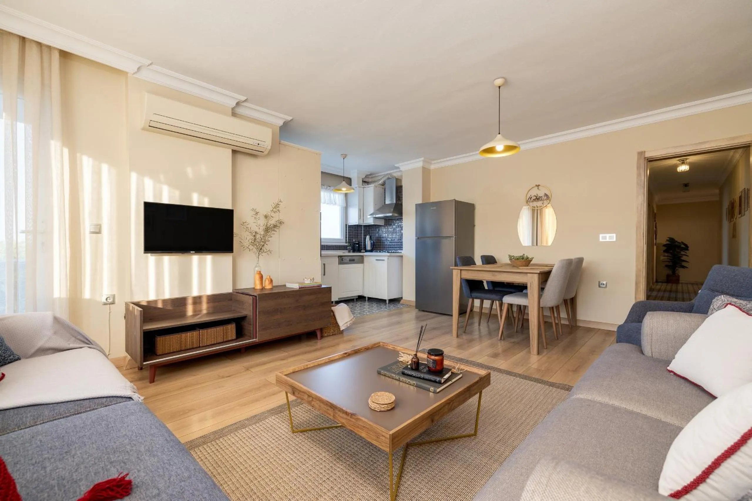 Living room in Gurel Garden House