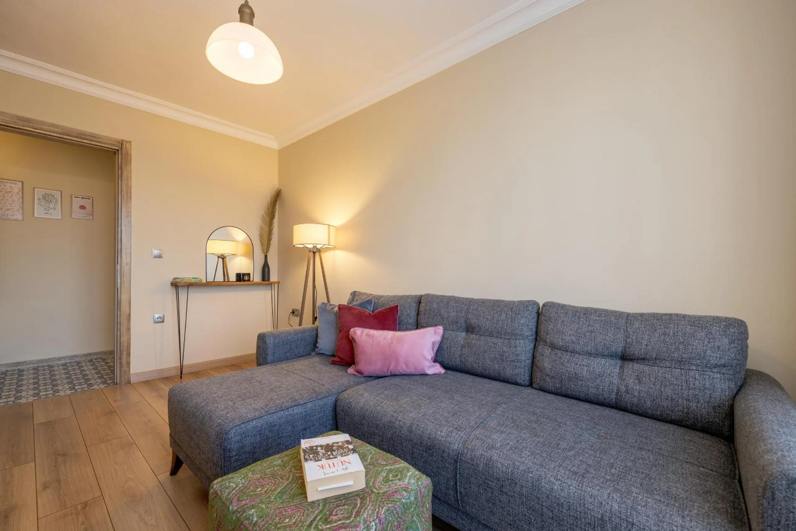 Living room in Gurel Garden House