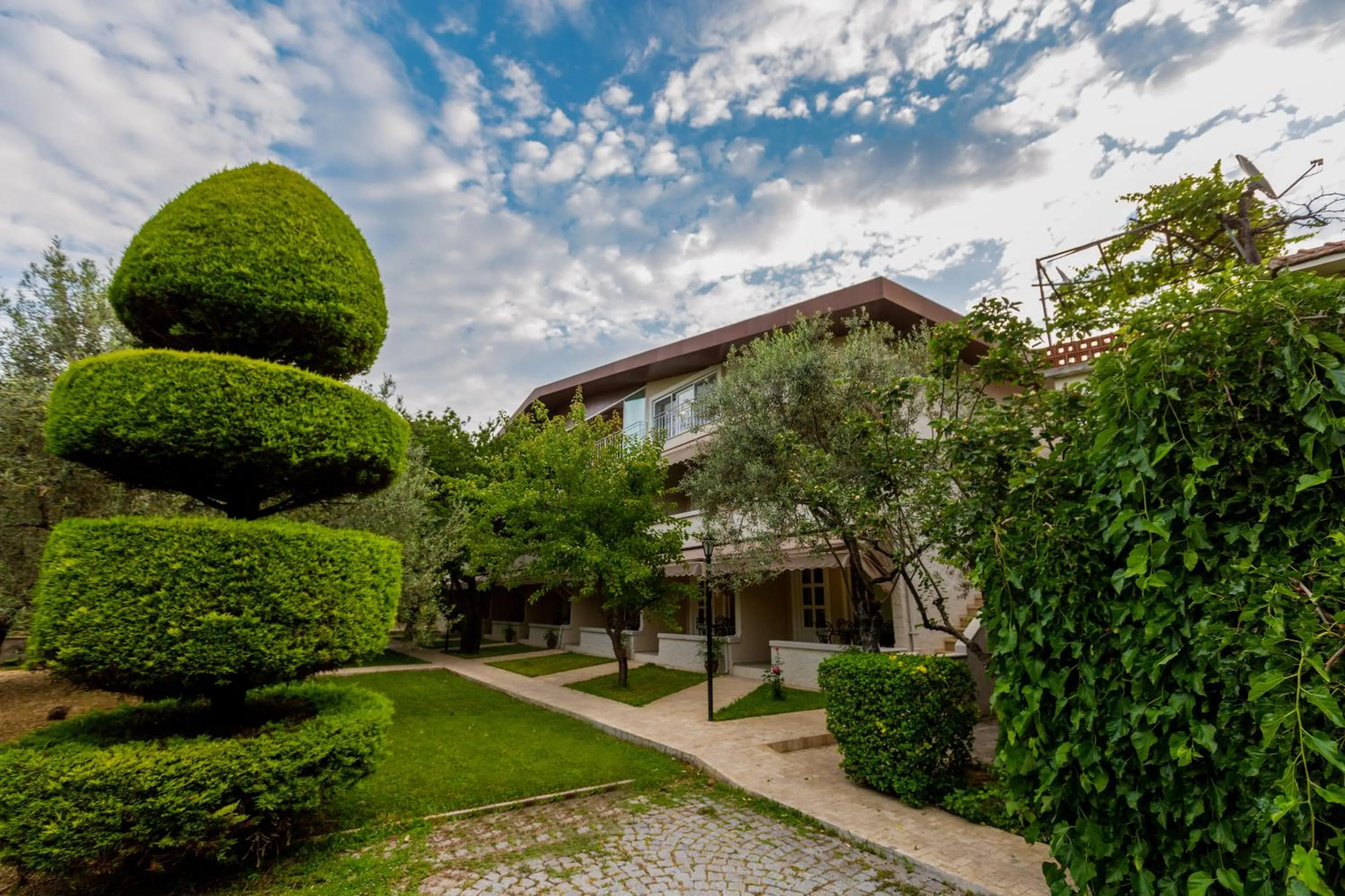 Property building in Gurel Garden House
