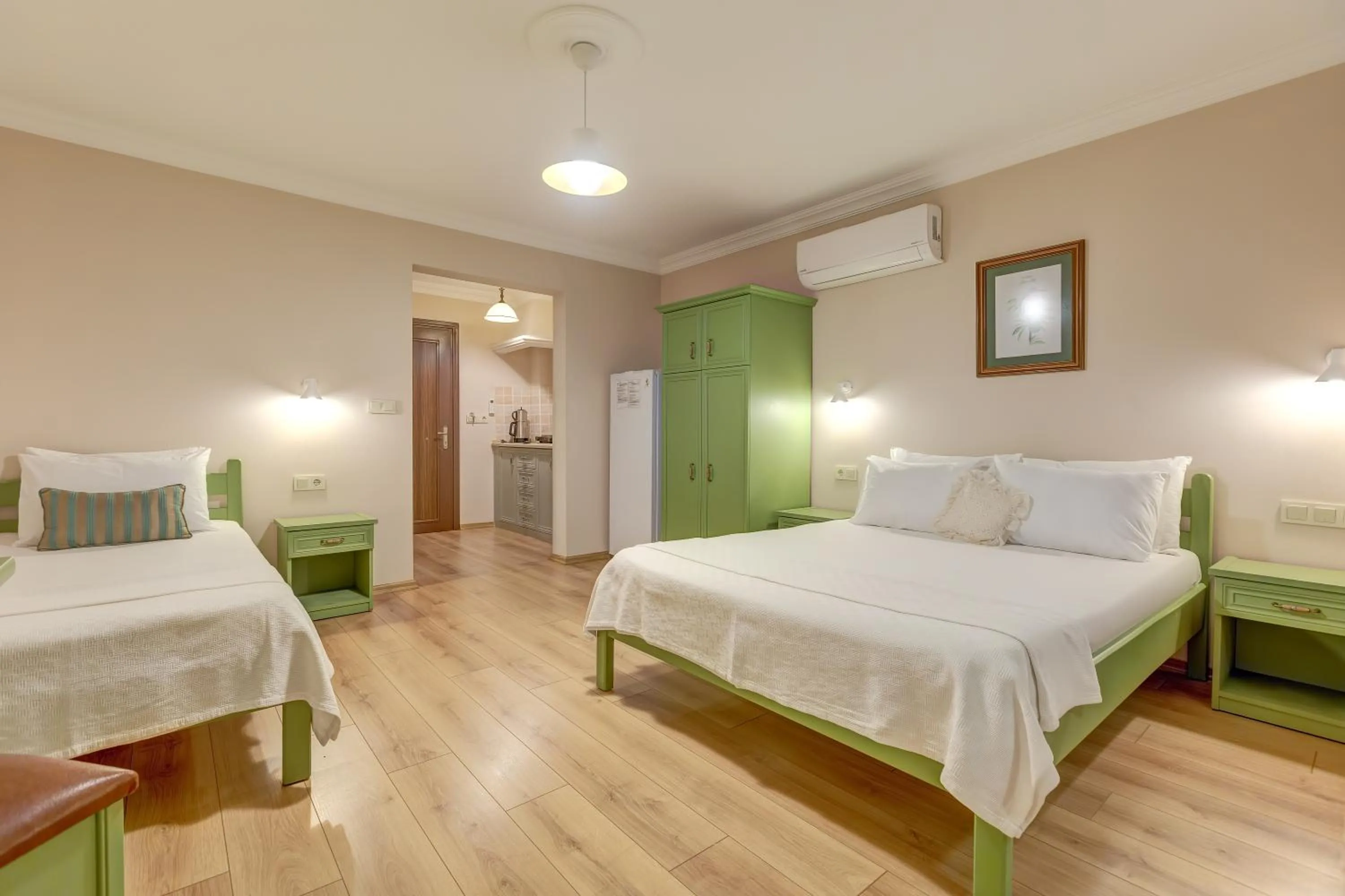 Photo of the whole room, Bed in Gurel Garden House