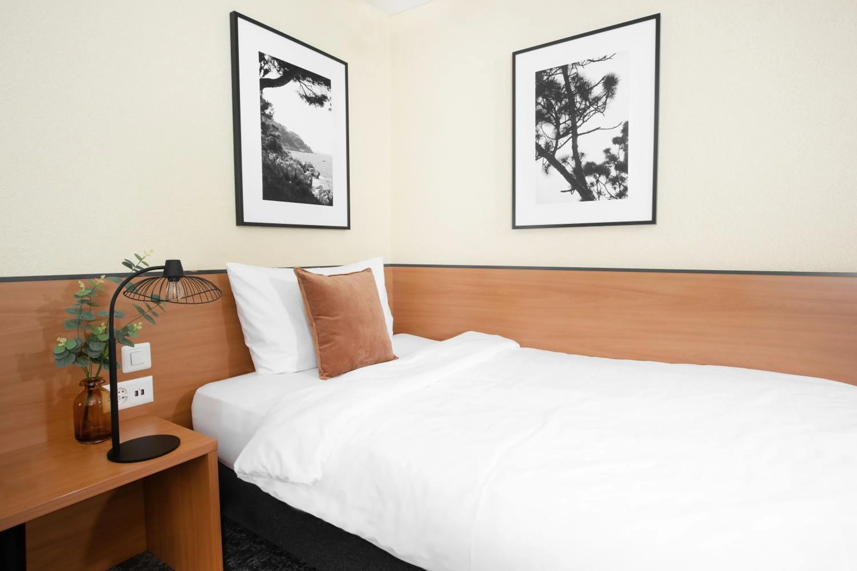 Bed in HOTEL ENGEL LIESTAL - Business & Lifestyle