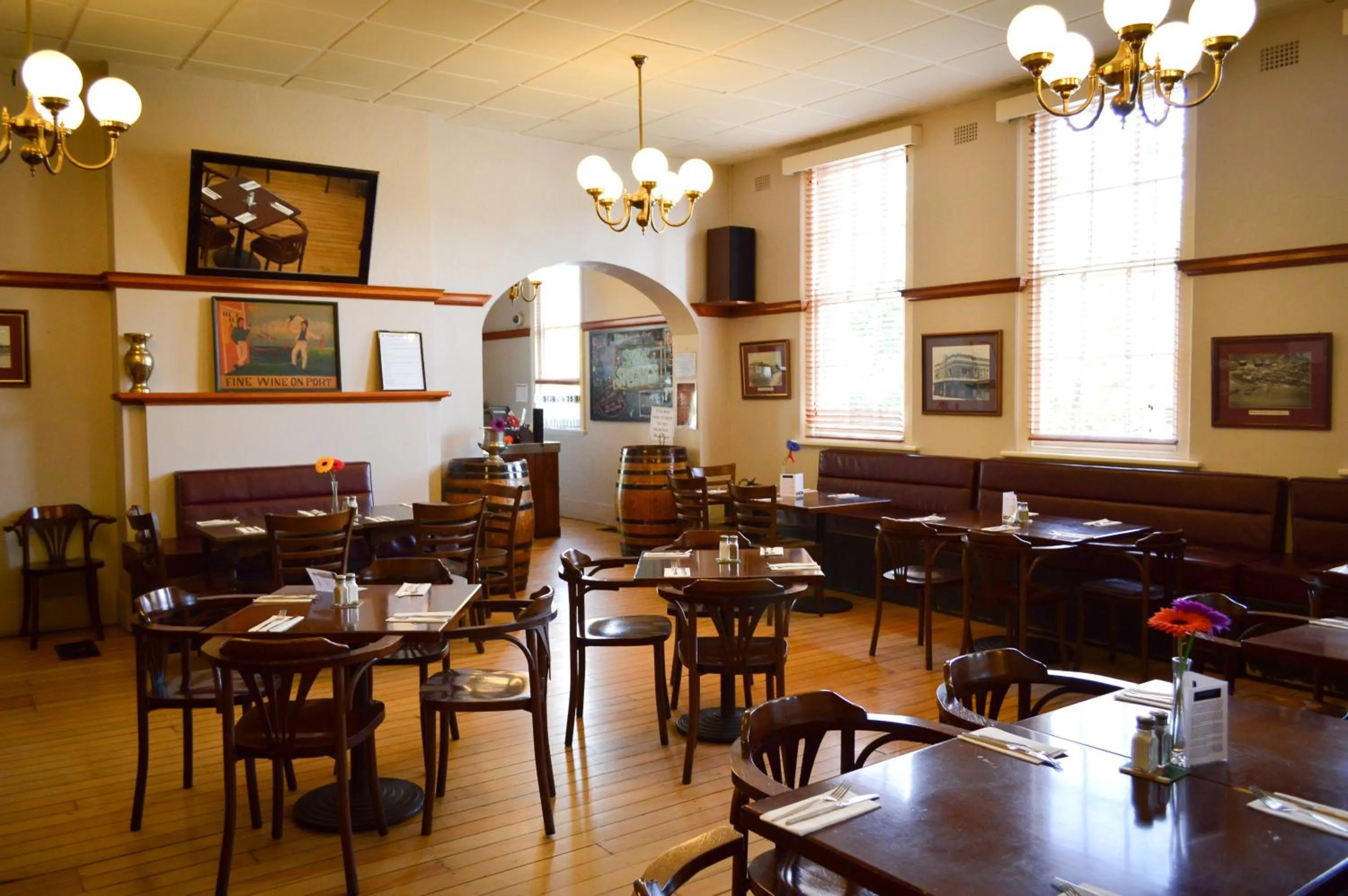 Restaurant/places to eat in Palace Hotel Mortlake Sydney