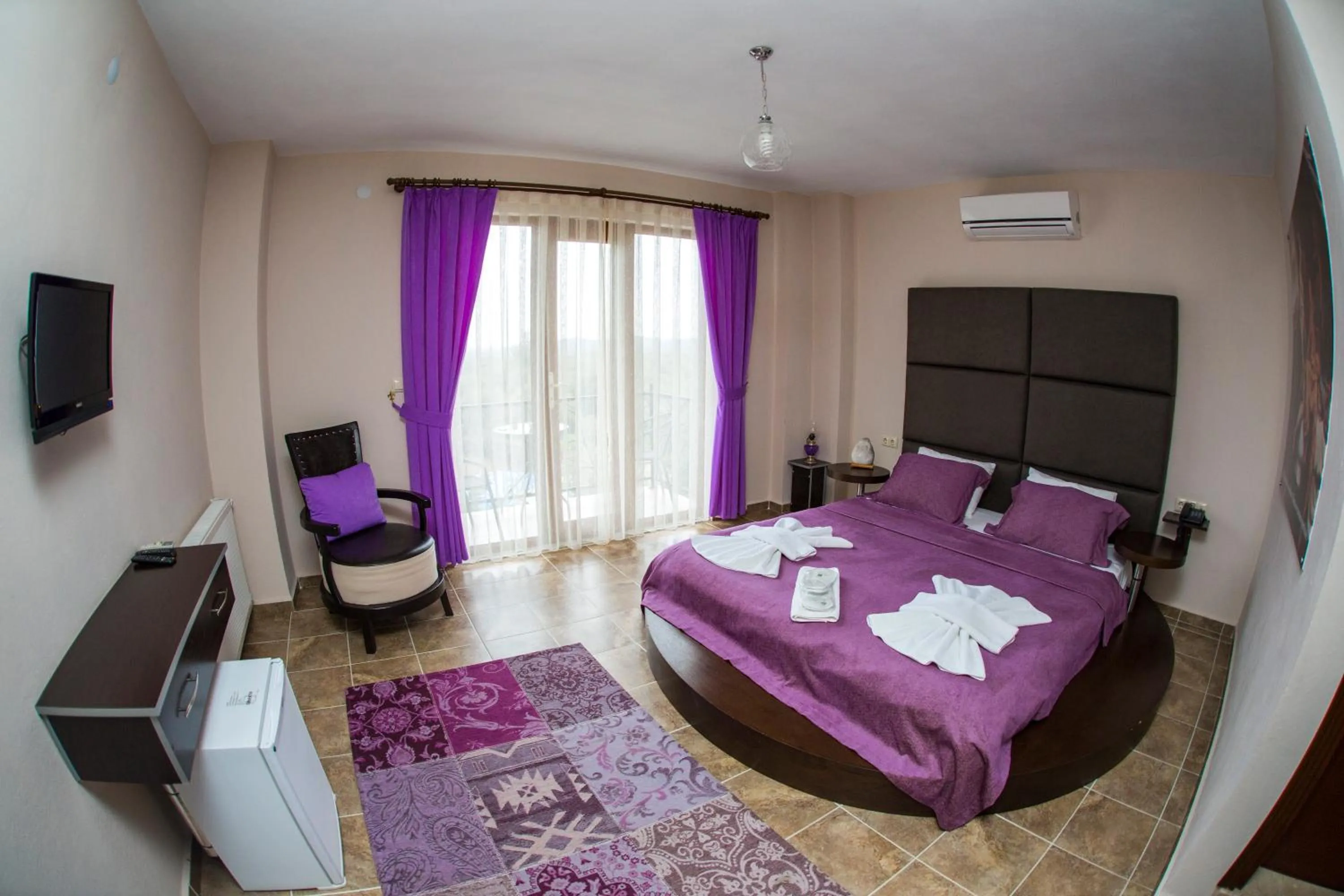Photo of the whole room, Bed in Kazdaglari Ida Natura Bungalov Hotel